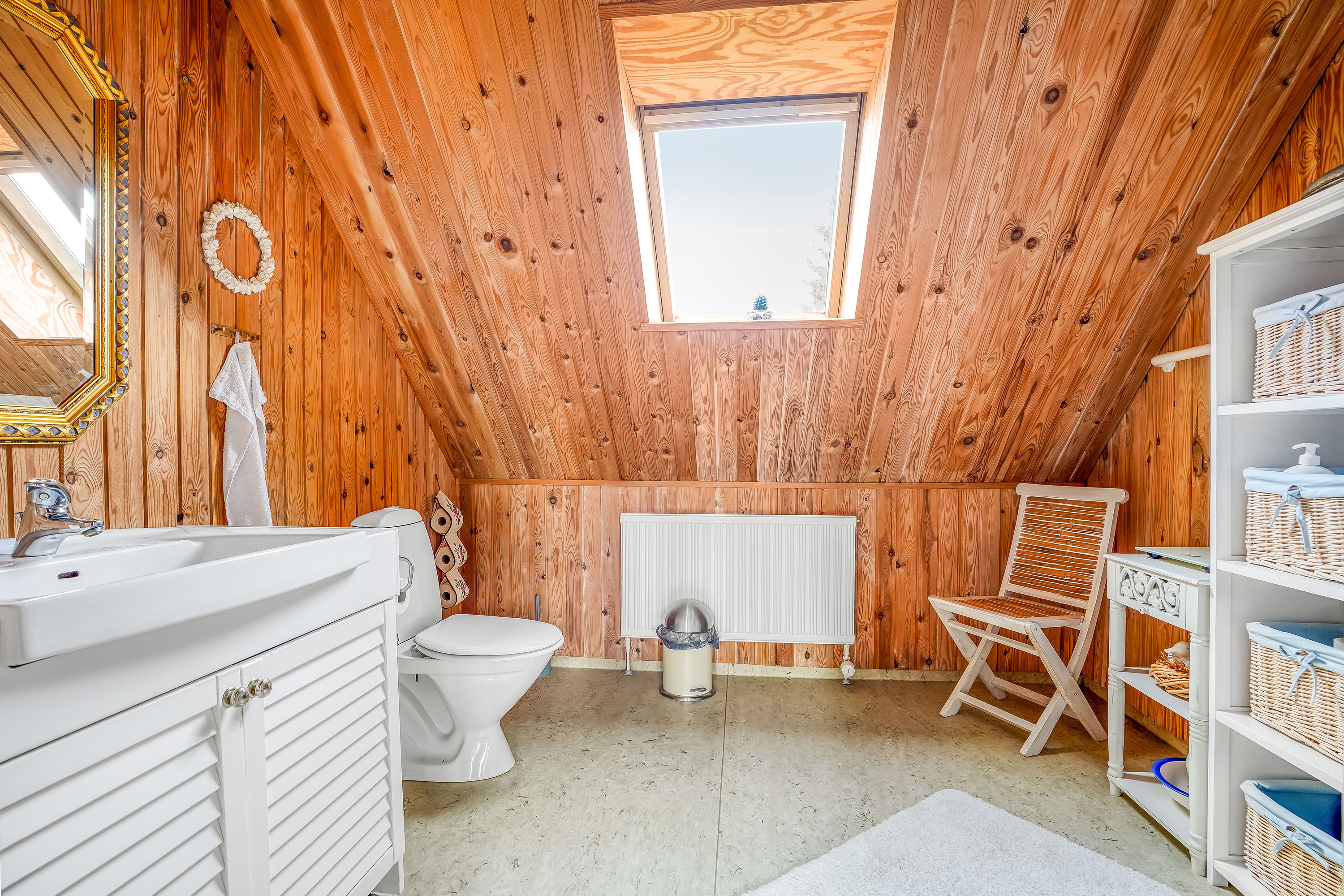 Fremhævet toilet billede i fuldskærmstilstand. Billede af Nyvej 91, 5690 Tommerup