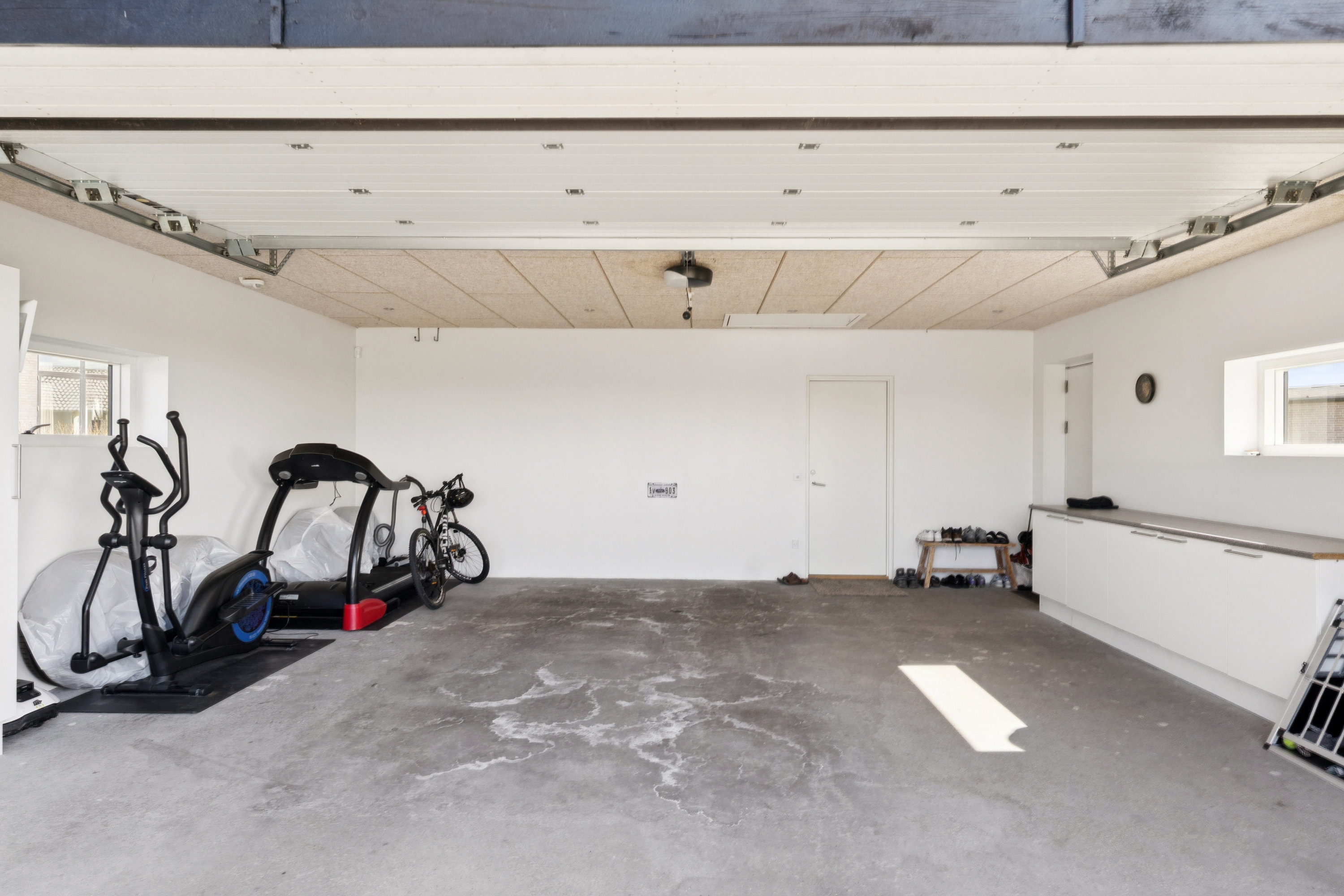 Fremhævet garage billede i fuldskærmstilstand. Billede af Skovbærvej 26, 8840 Rødkærsbro