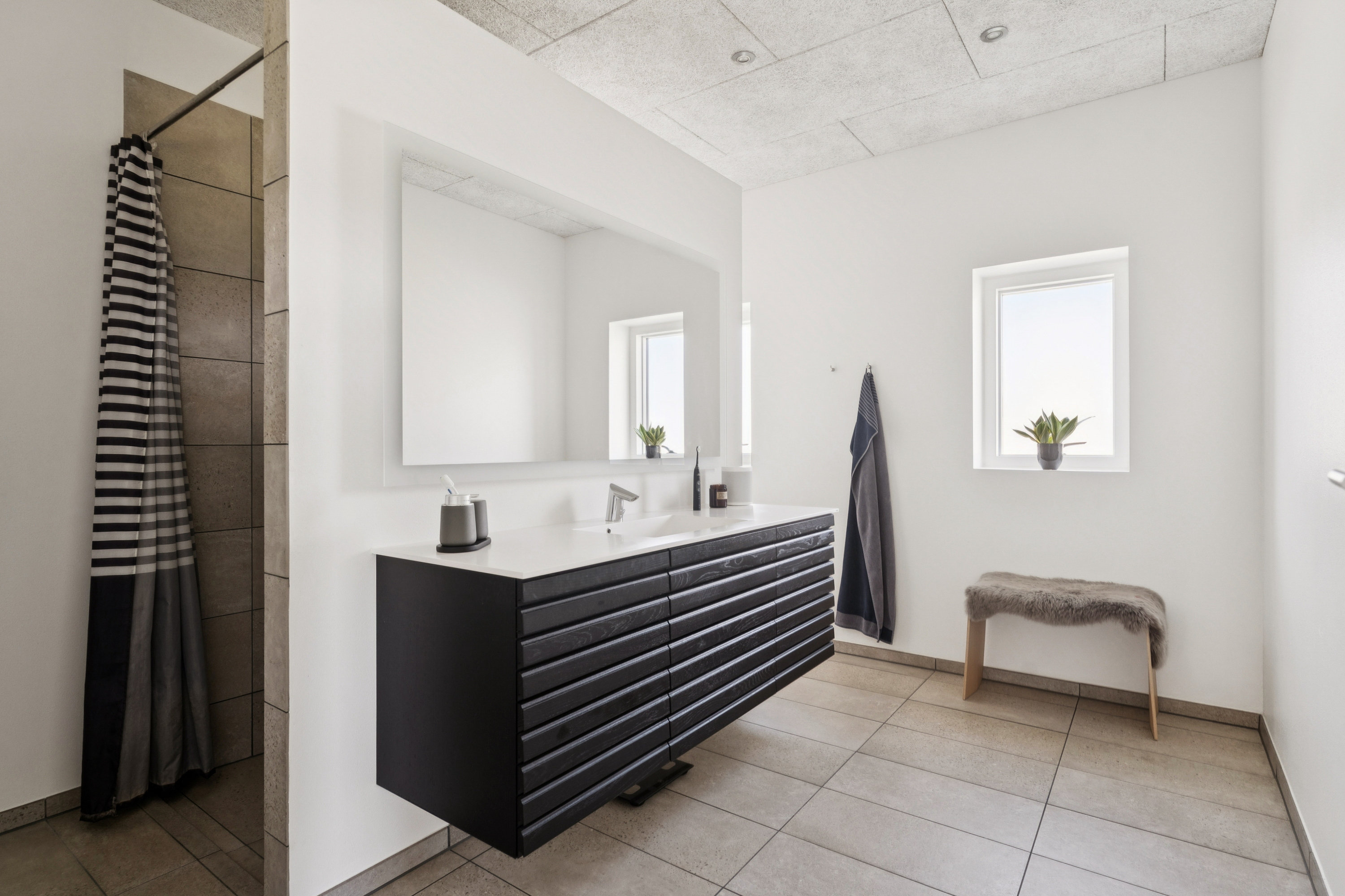 Fremhævet badeværelse billede i fuldskærmstilstand. Billede af Skovbærvej 26, 8840 Rødkærsbro