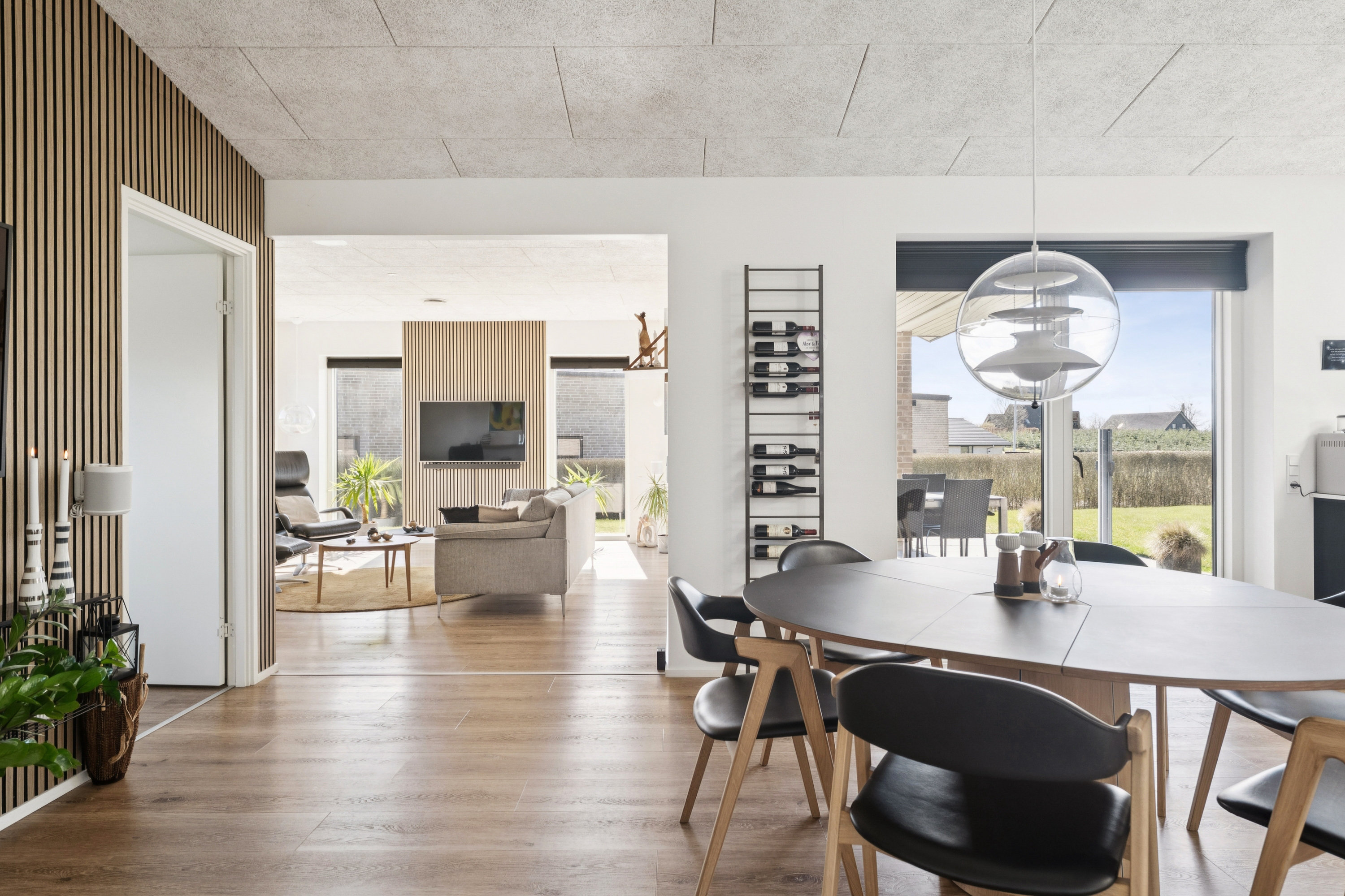 Fremhævet alrum billede i fuldskærmstilstand. Billede af Skovbærvej 26, 8840 Rødkærsbro