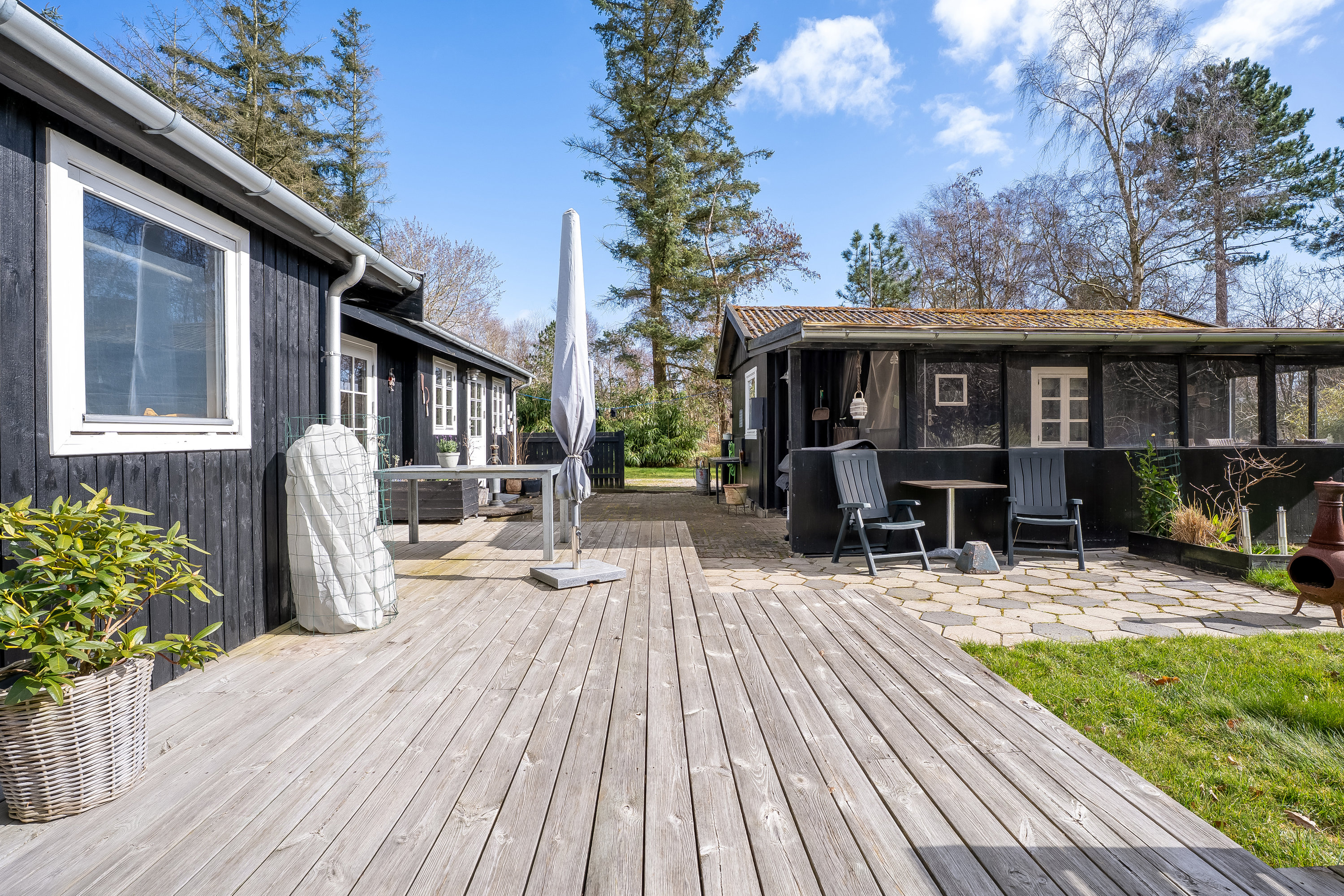 Fremhævet terrasse billede i fuldskærmstilstand. Billede af Hummingen Strandvej 32, Hummingen, 4983 Dannemare