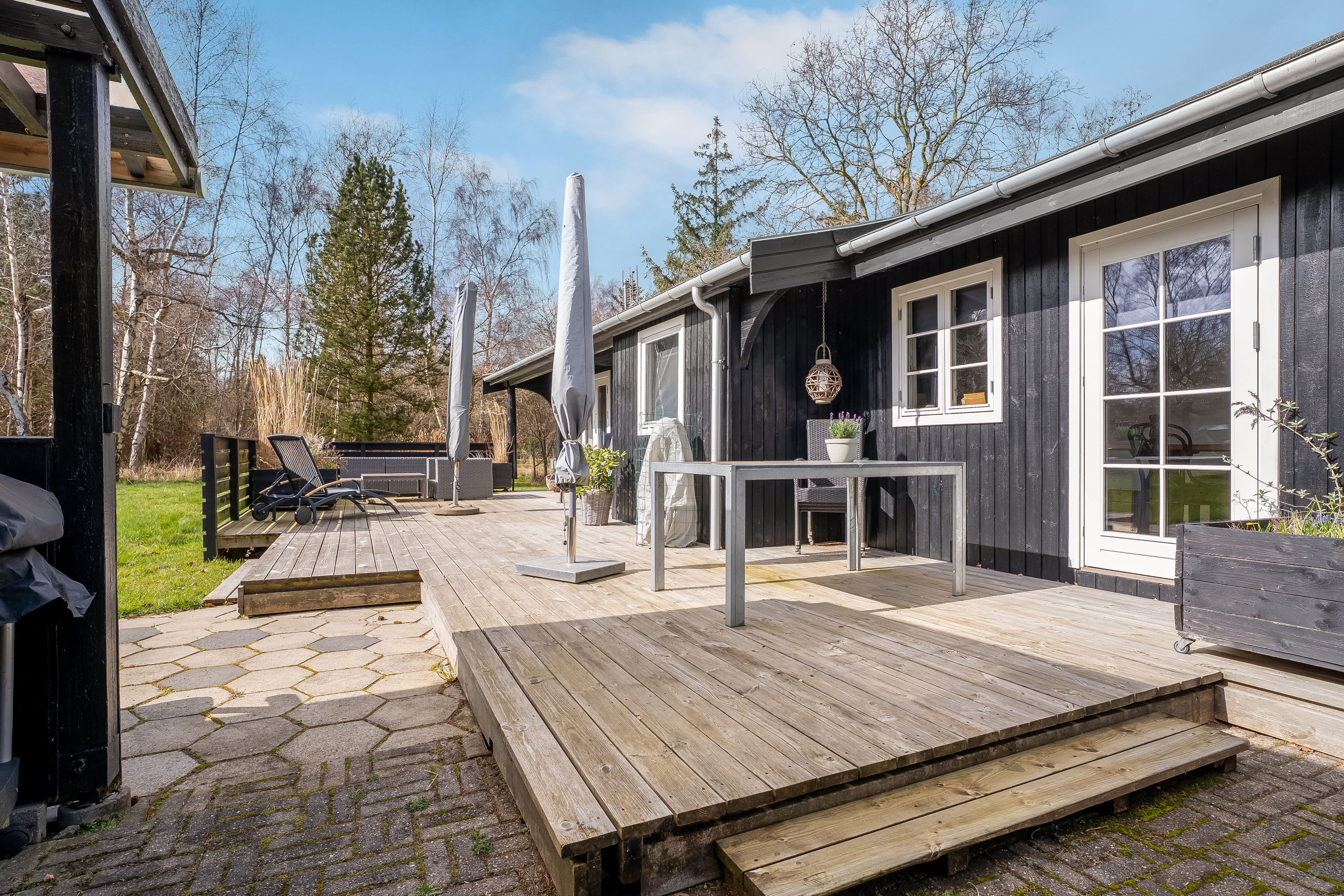 Fremhævet terrasse billede i fuldskærmstilstand. Billede af Hummingen Strandvej 32, Hummingen, 4983 Dannemare