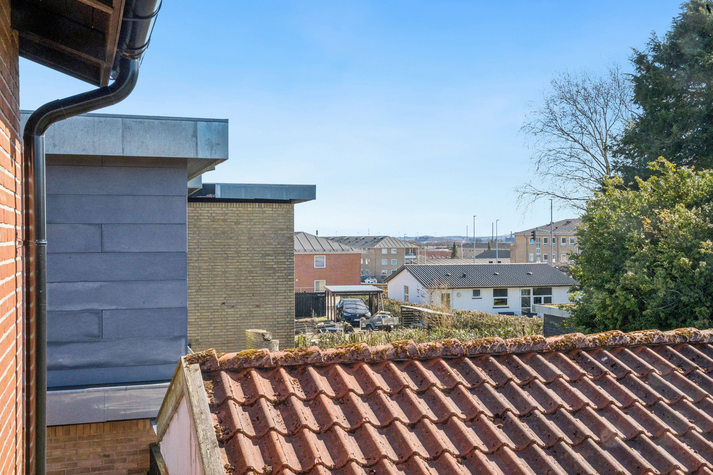 Fremhævet udendørs billede i fuldskærmstilstand. Billede af Højvangen 40, 9800 Hjørring