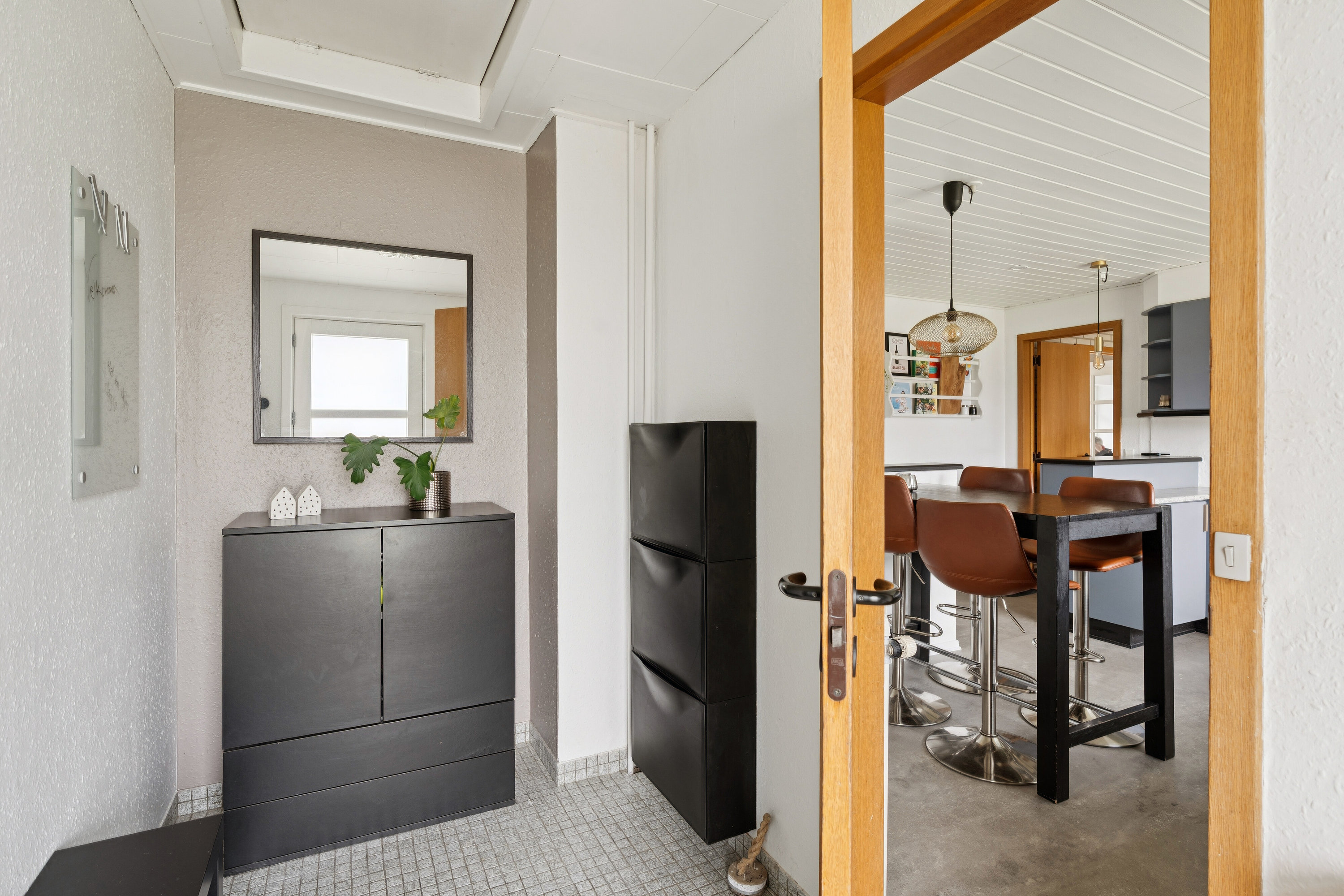 Fremhævet indendørs billede i fuldskærmstilstand. Billede af Højene 1, 7250 Hejnsvig