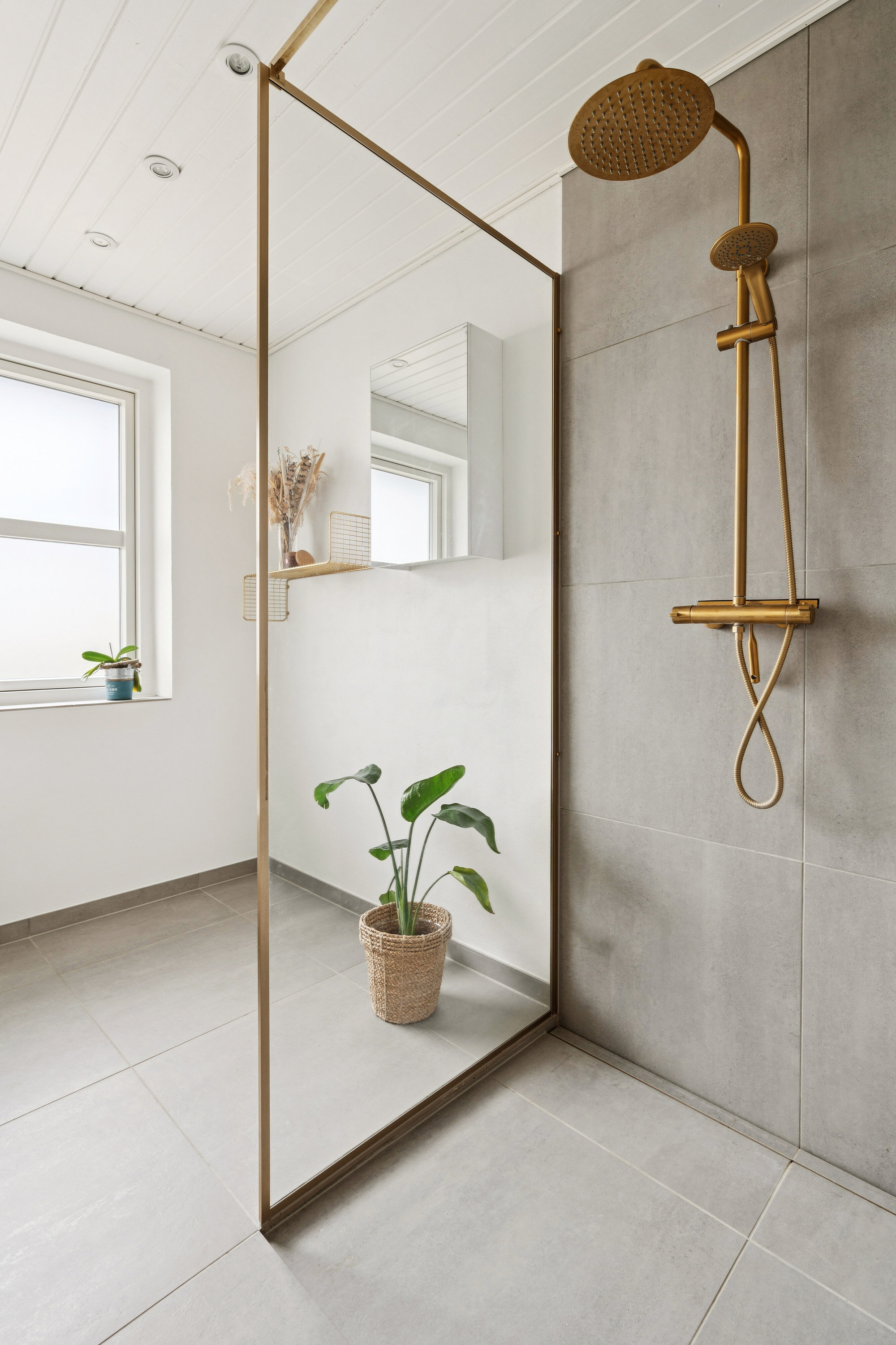 Fremhævet badeværelse billede i fuldskærmstilstand. Billede af Højene 1, 7250 Hejnsvig