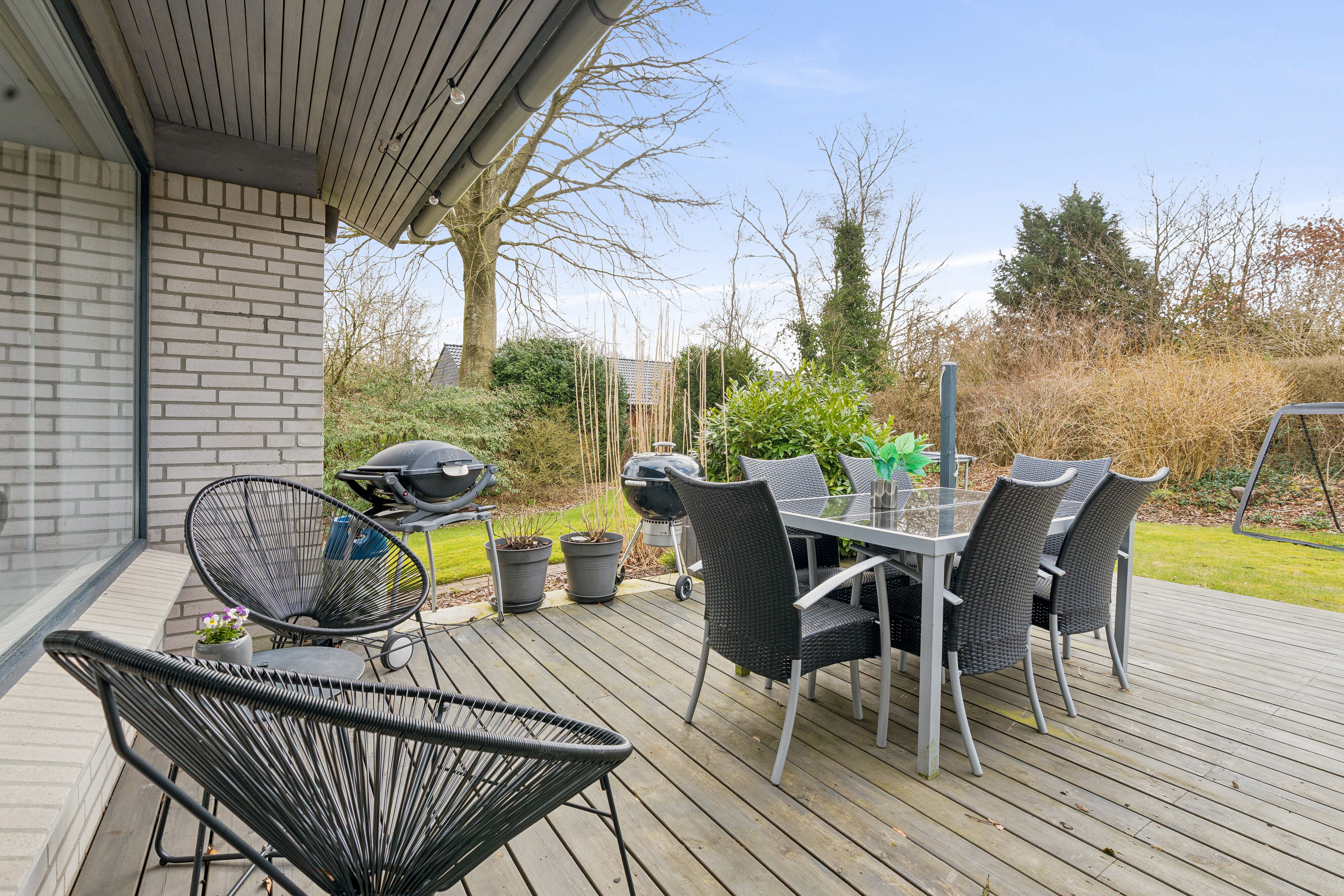 Fremhævet terrasse billede i fuldskærmstilstand. Billede af Højene 1, 7250 Hejnsvig