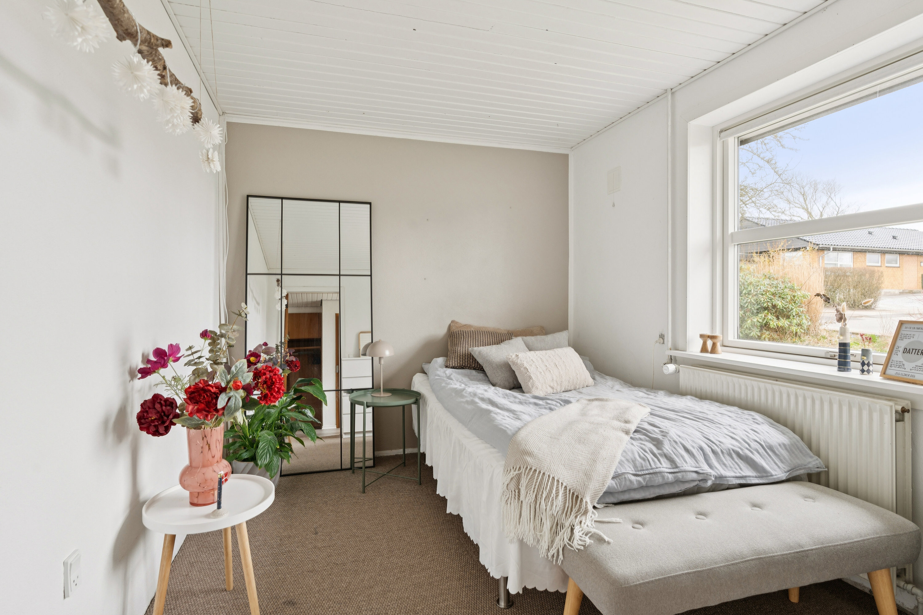 Fremhævet soveværelse billede i fuldskærmstilstand. Billede af Højene 1, 7250 Hejnsvig