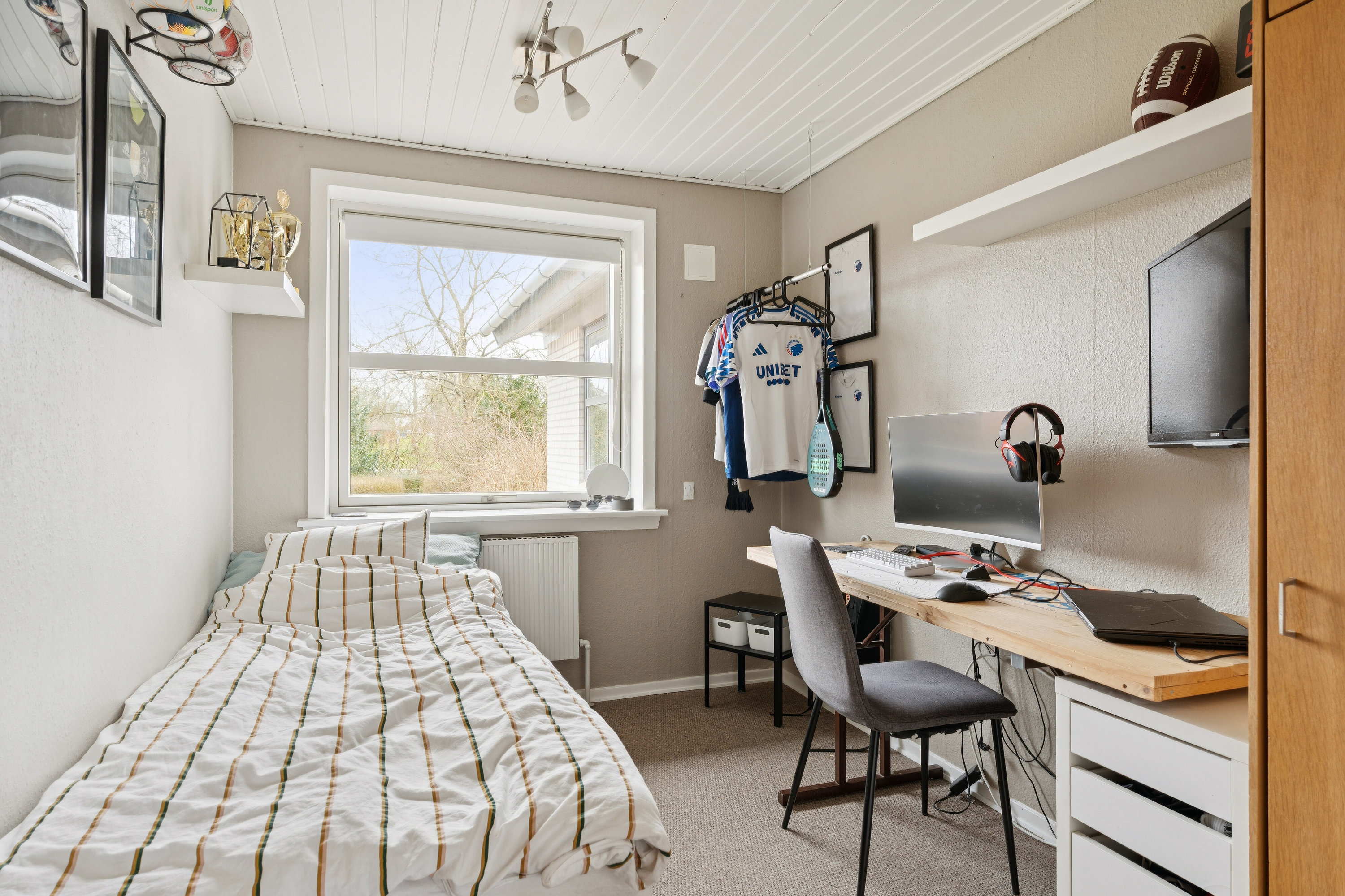 Fremhævet soveværelse billede i fuldskærmstilstand. Billede af Højene 1, 7250 Hejnsvig