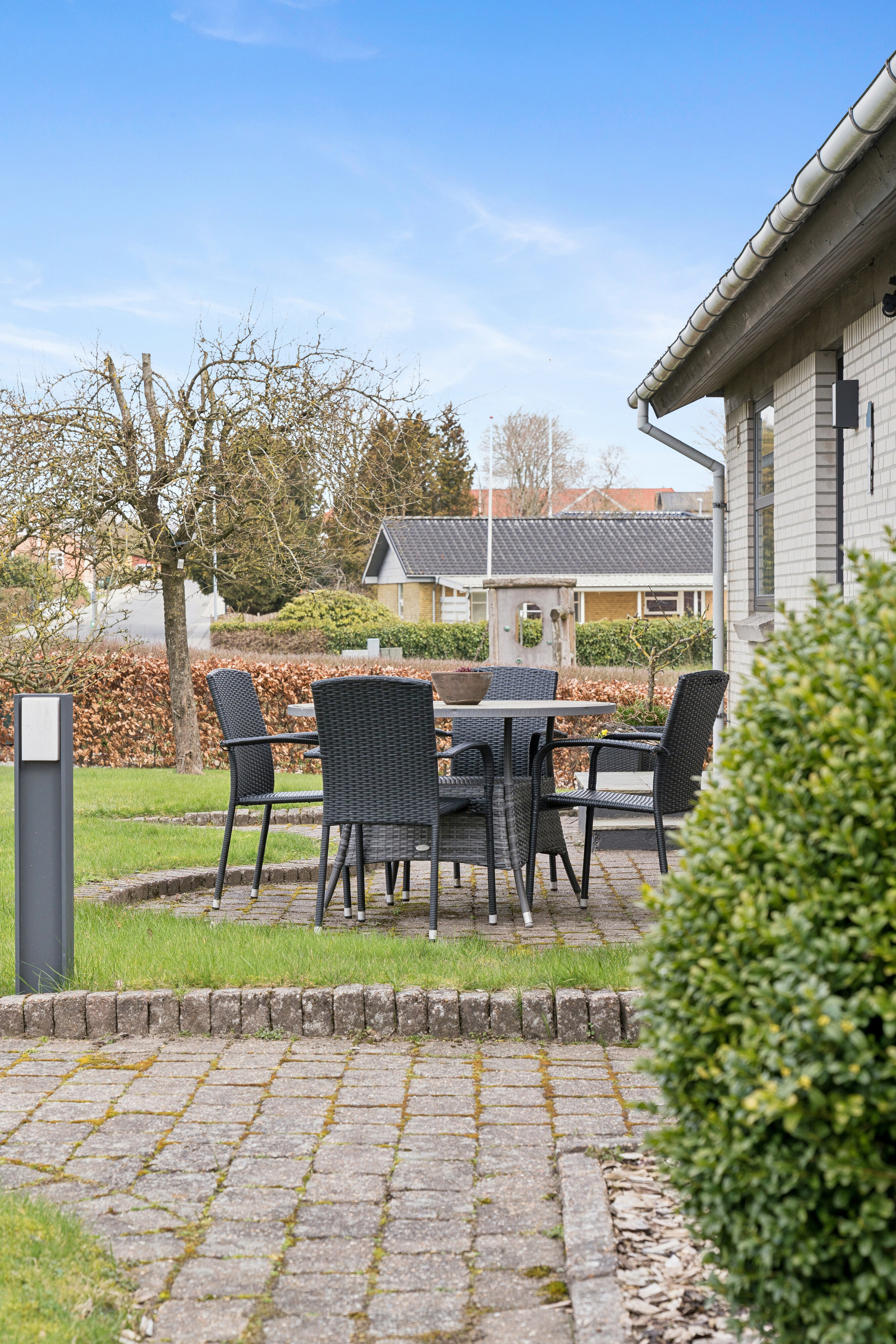 Fremhævet terrasse billede i fuldskærmstilstand. Billede af Højene 1, 7250 Hejnsvig