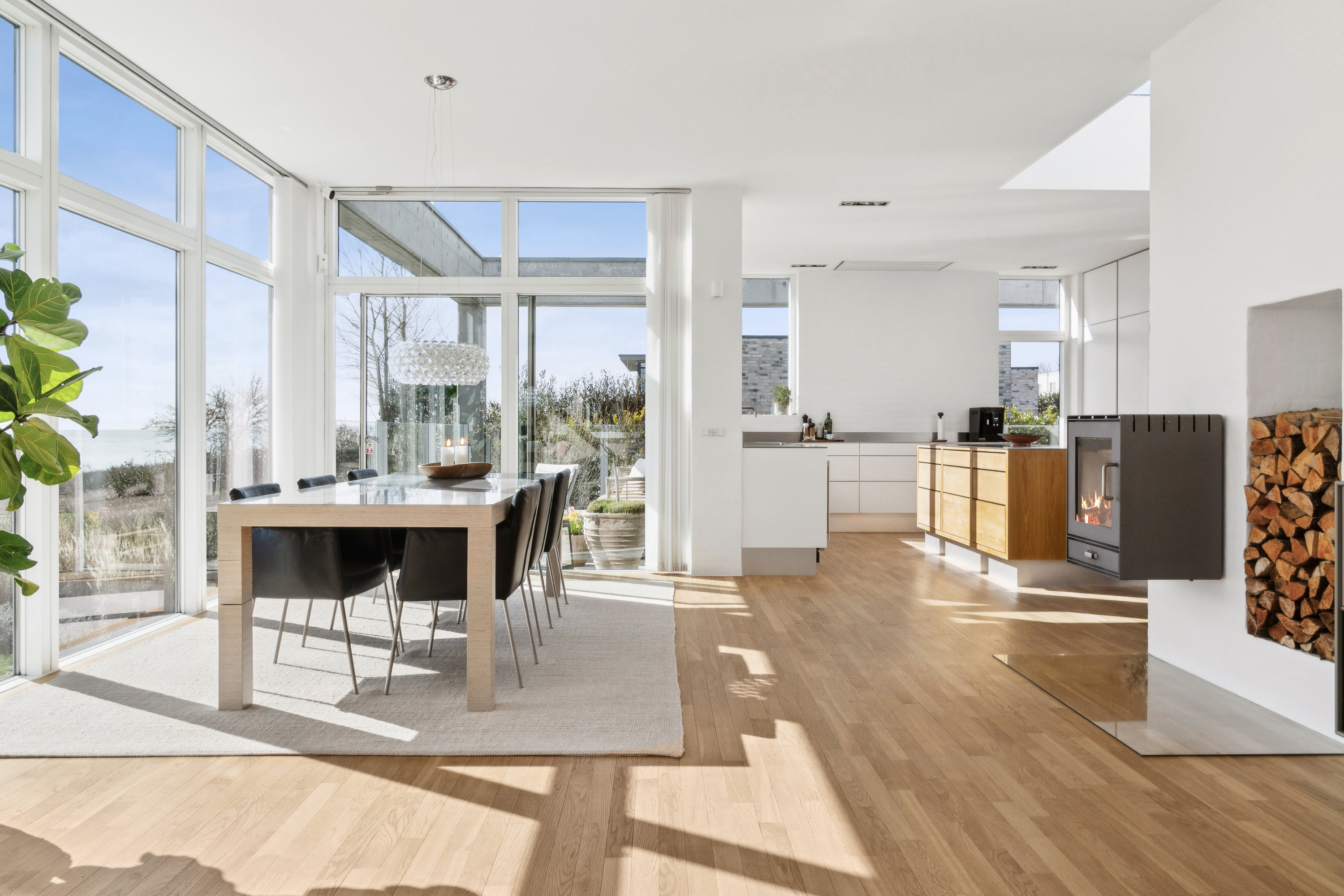 Fremhævet stue billede i fuldskærmstilstand. Billede af Skæring Strandvej 64, 8250 Egå