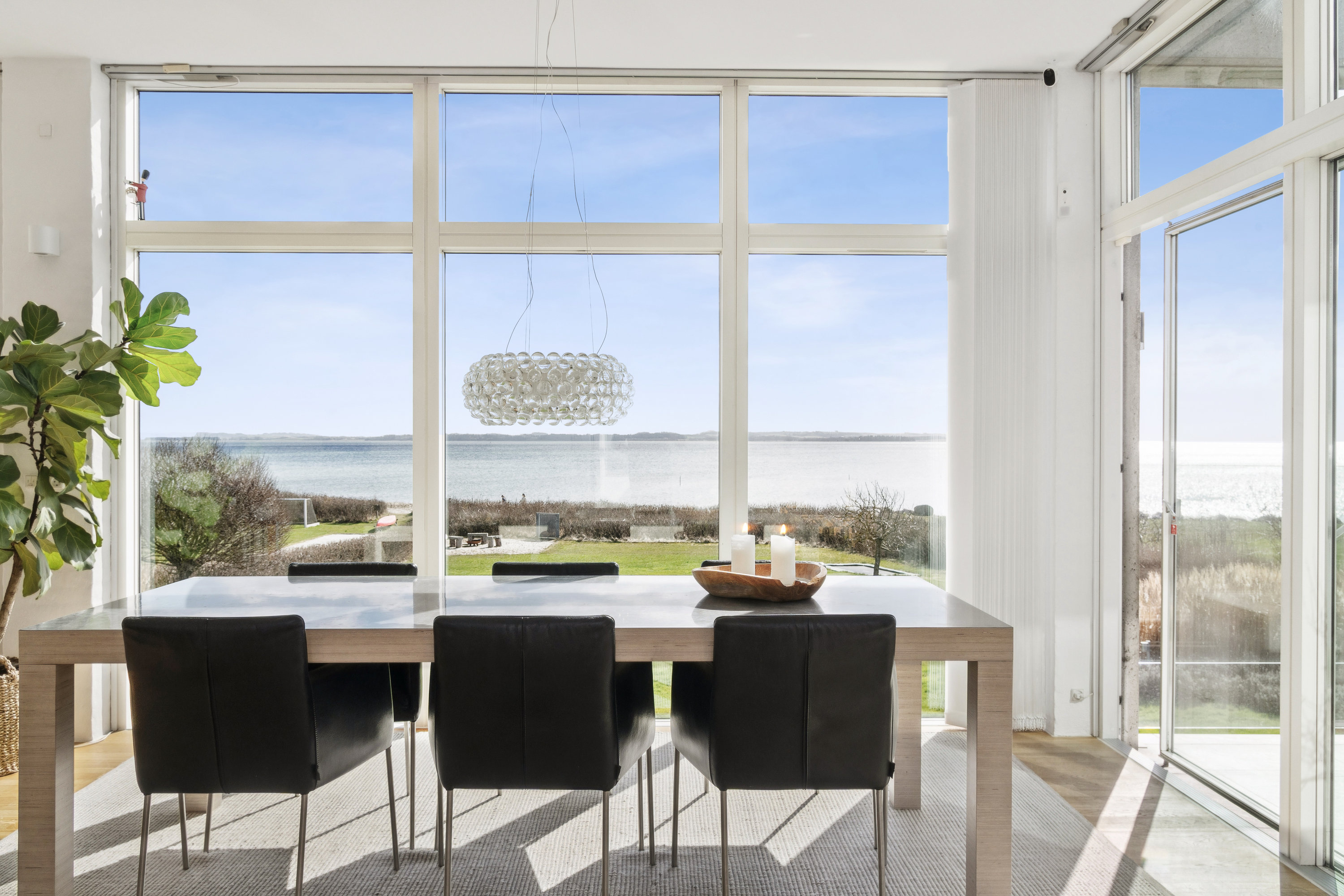 Fremhævet stue billede i fuldskærmstilstand. Billede af Skæring Strandvej 64, 8250 Egå