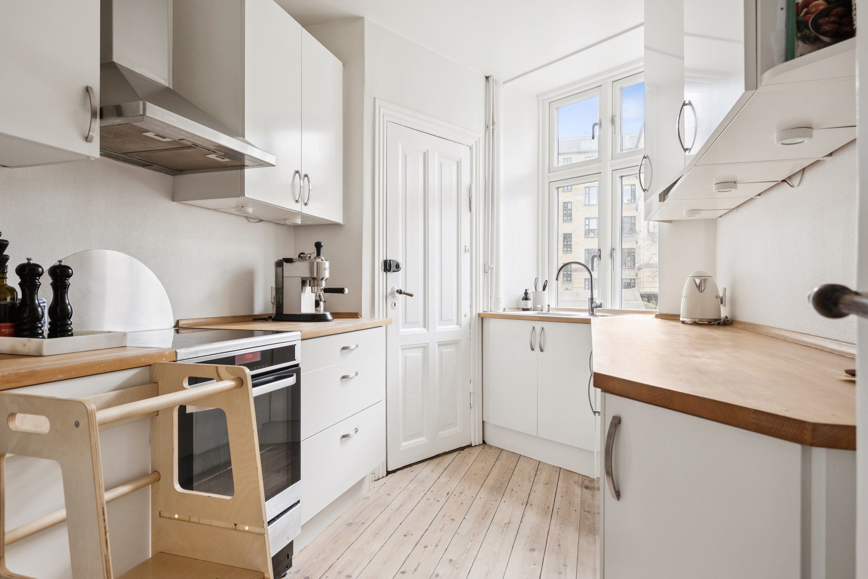 Fremhævet køkken billede i fuldskærmstilstand. Billede af Johnstrups Alle 10, st.. th., 1923 Frederiksberg C