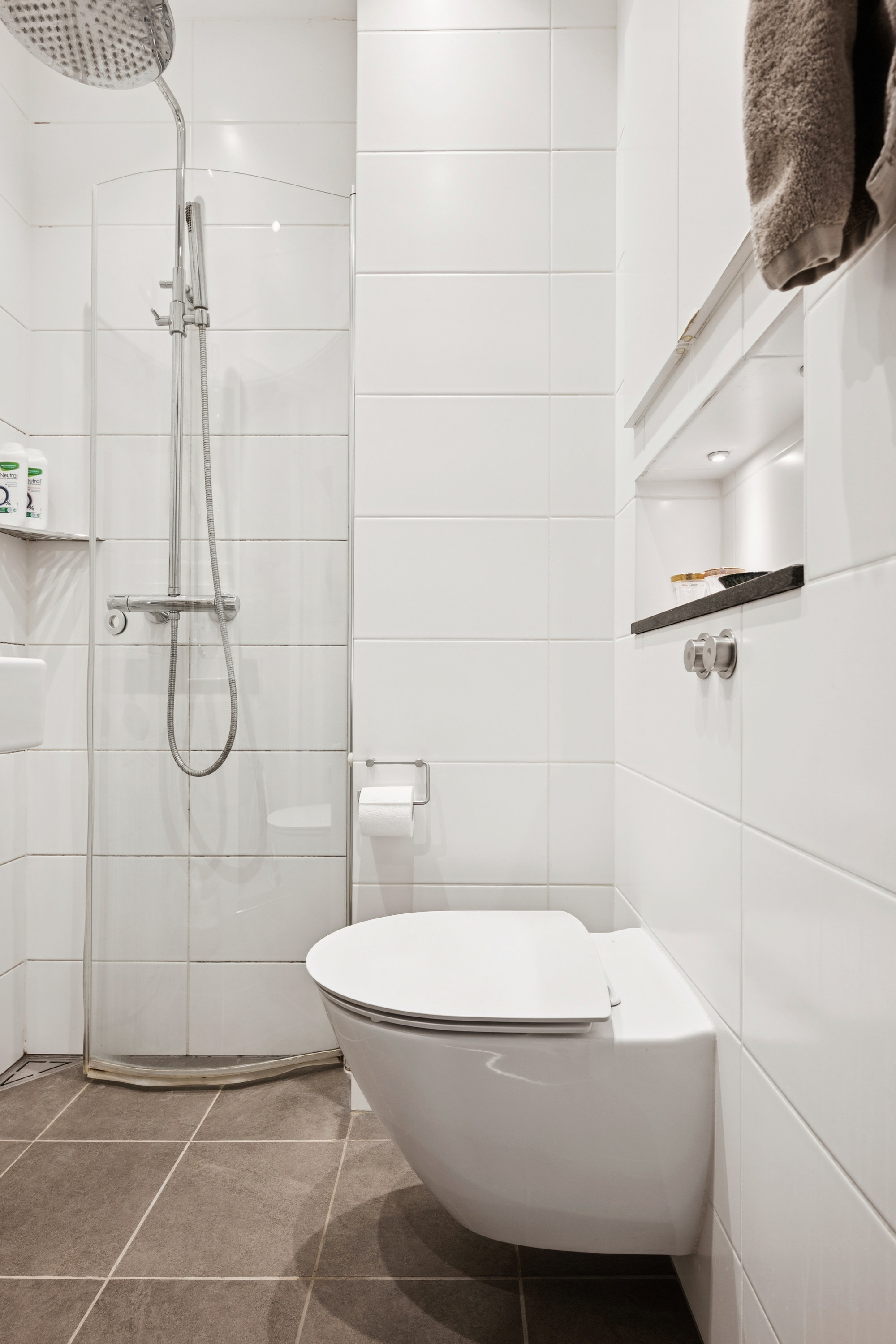 Fremhævet badeværelse billede i fuldskærmstilstand. Billede af Johnstrups Alle 10, st.. th., 1923 Frederiksberg C