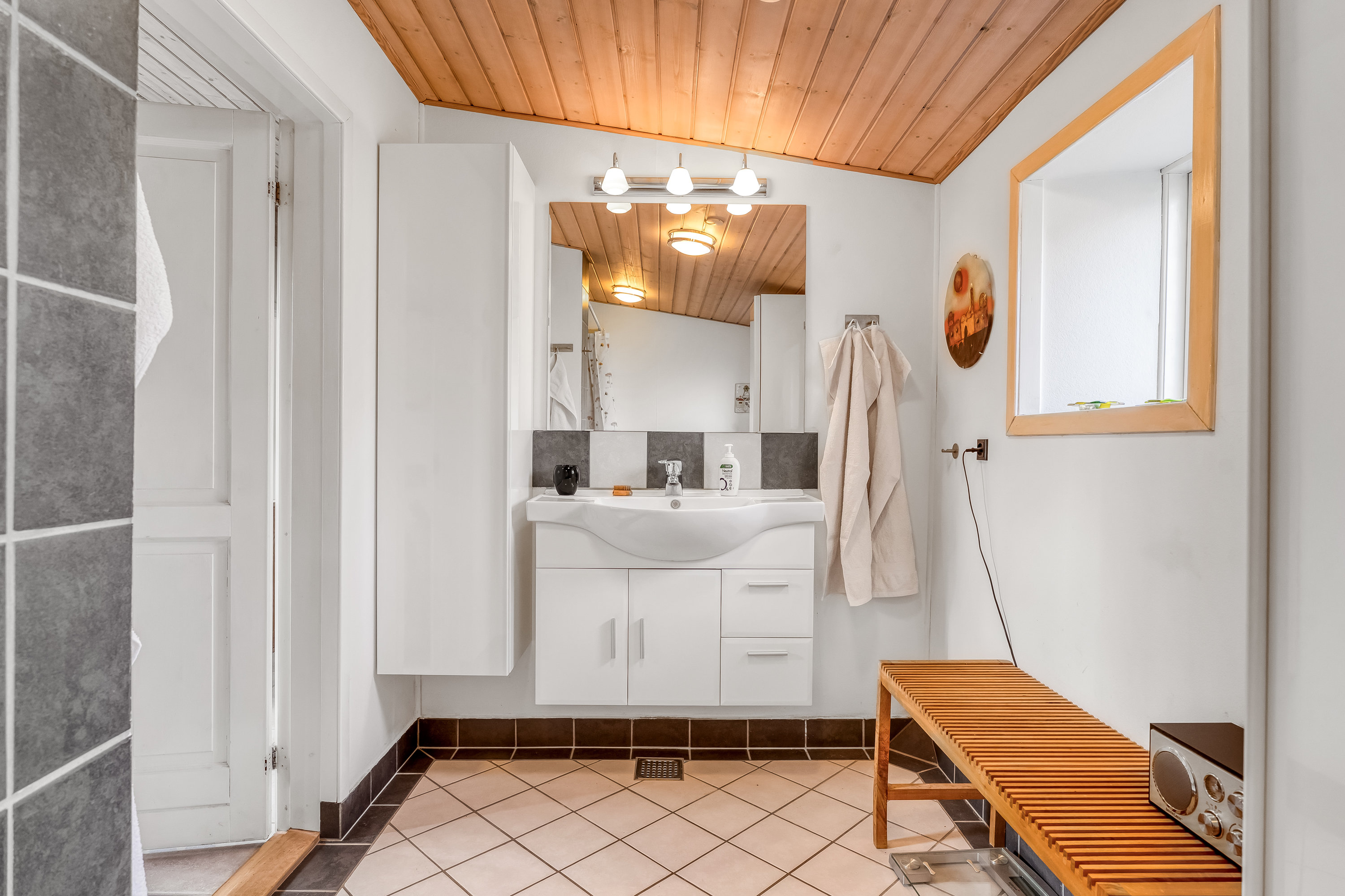 Fremhævet badeværelse billede i fuldskærmstilstand. Billede af Blansvej 11, 4941 Bandholm