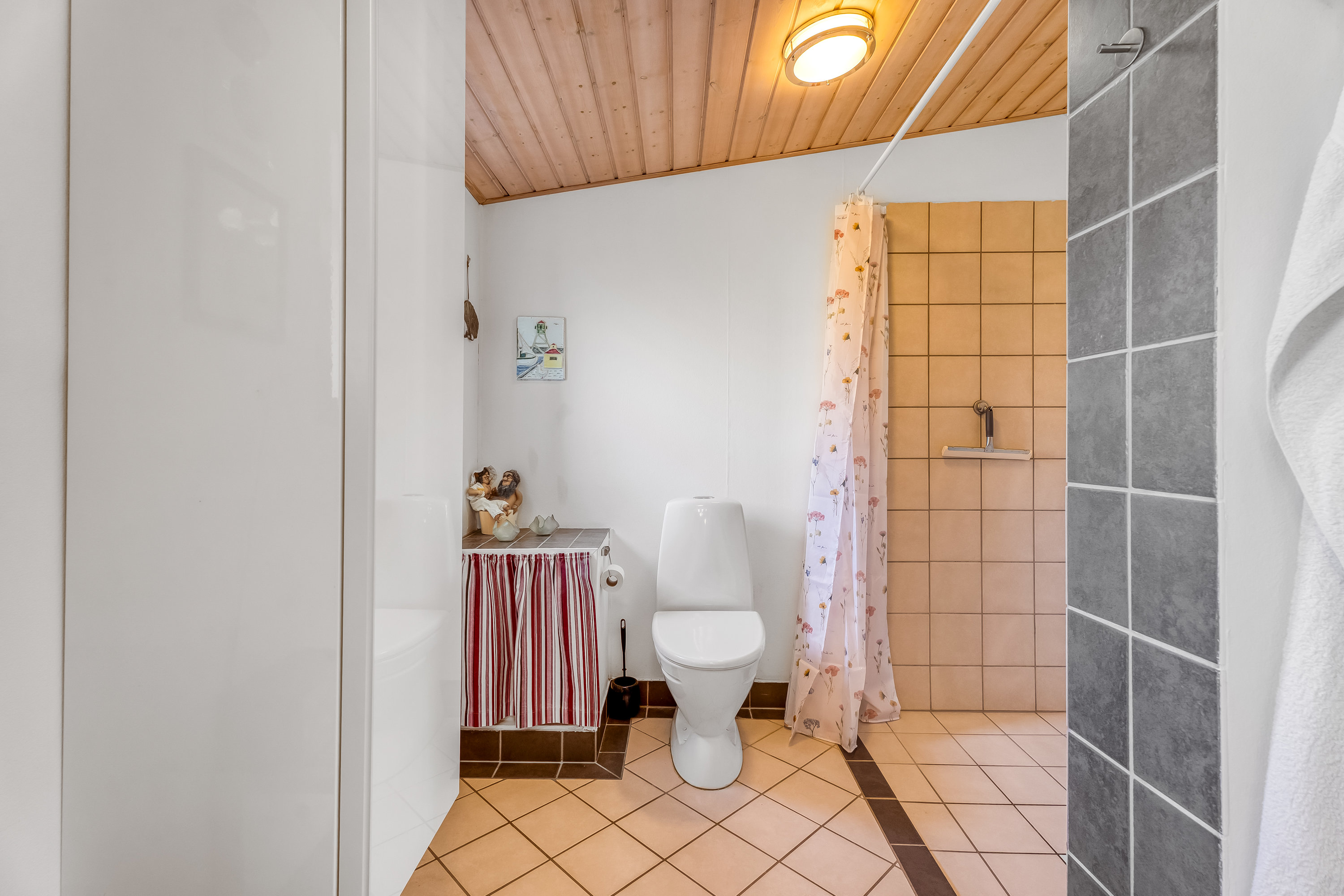 Fremhævet badeværelse billede i fuldskærmstilstand. Billede af Blansvej 11, 4941 Bandholm