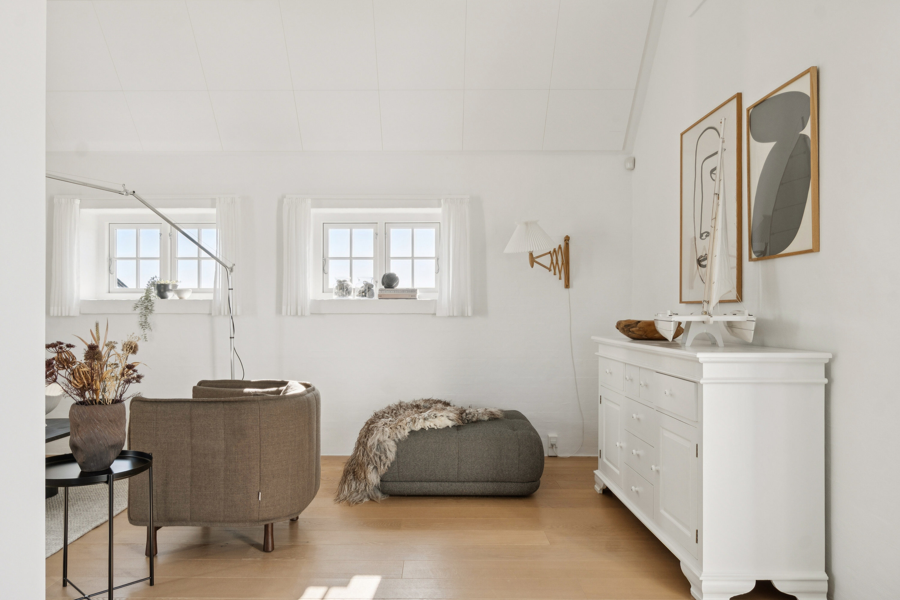 Fremhævet stue billede i fuldskærmstilstand. Billede af Bæltet 4, Lønstrup, 9800 Hjørring