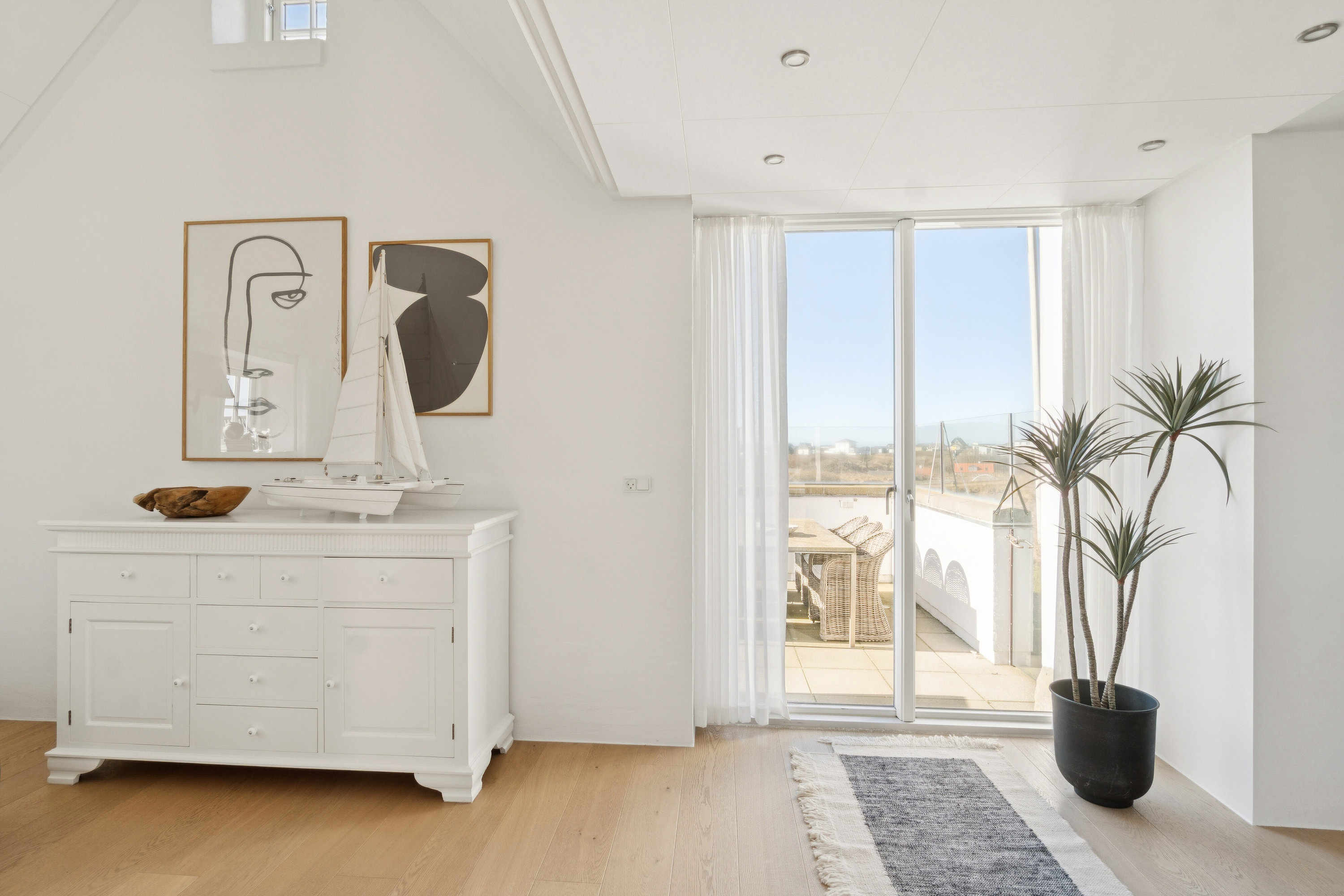 Fremhævet indendørs billede i fuldskærmstilstand. Billede af Bæltet 4, Lønstrup, 9800 Hjørring