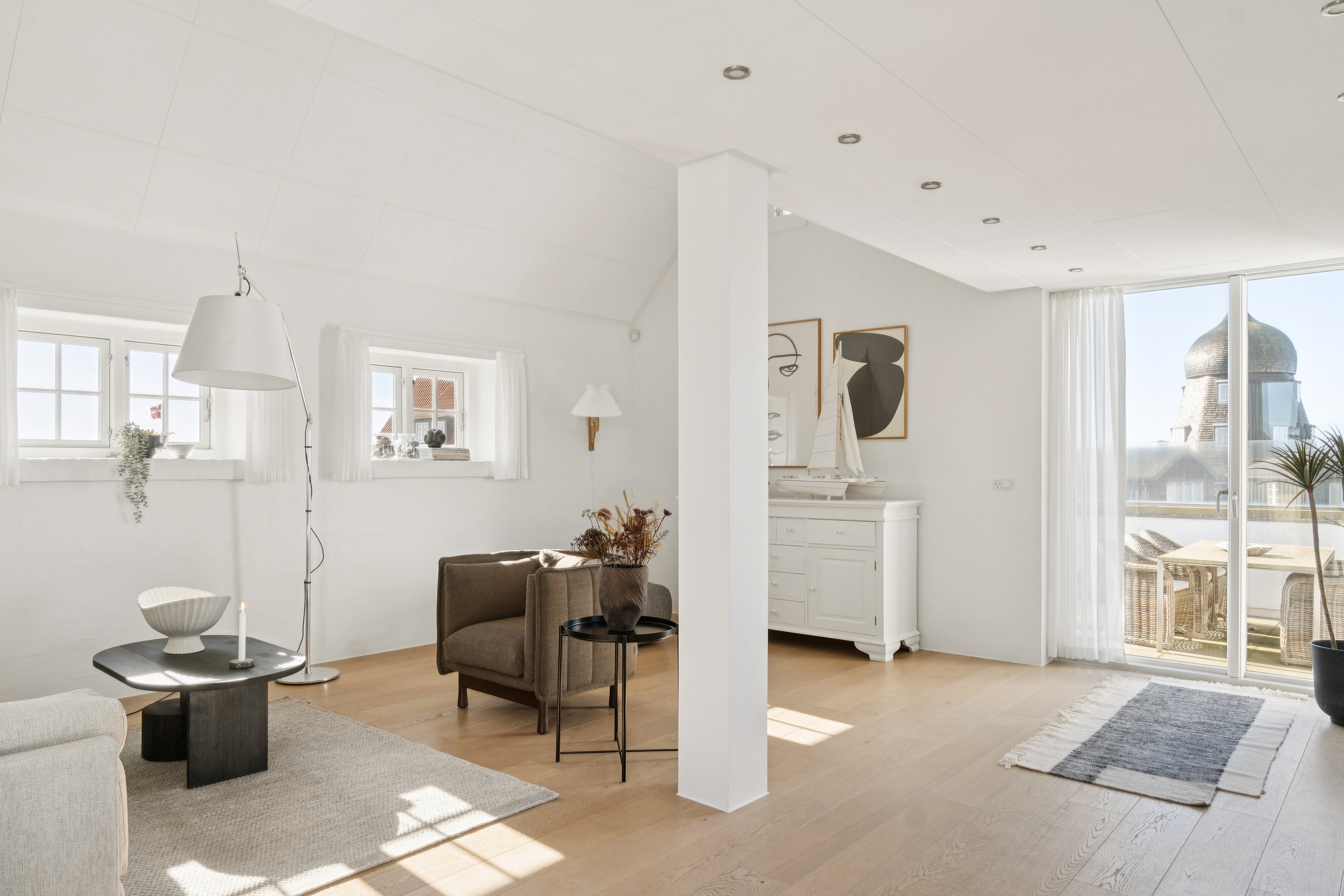 Fremhævet indendørs billede i fuldskærmstilstand. Billede af Bæltet 4, Lønstrup, 9800 Hjørring