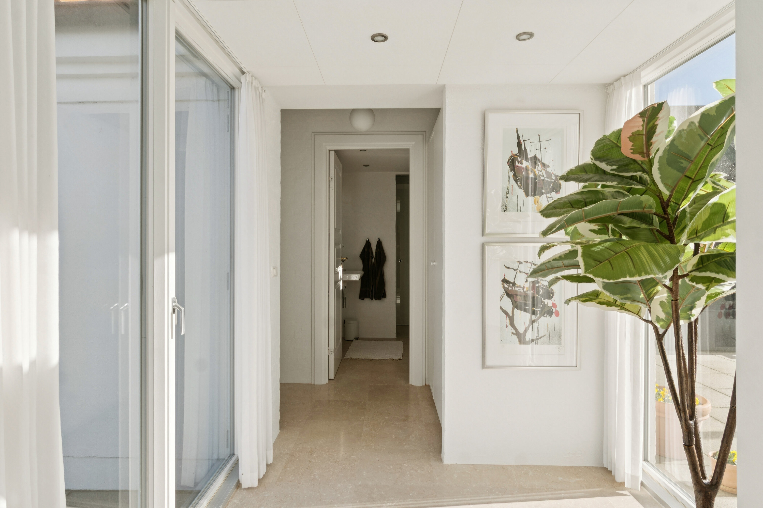 Fremhævet hall billede i fuldskærmstilstand. Billede af Bæltet 4, Lønstrup, 9800 Hjørring