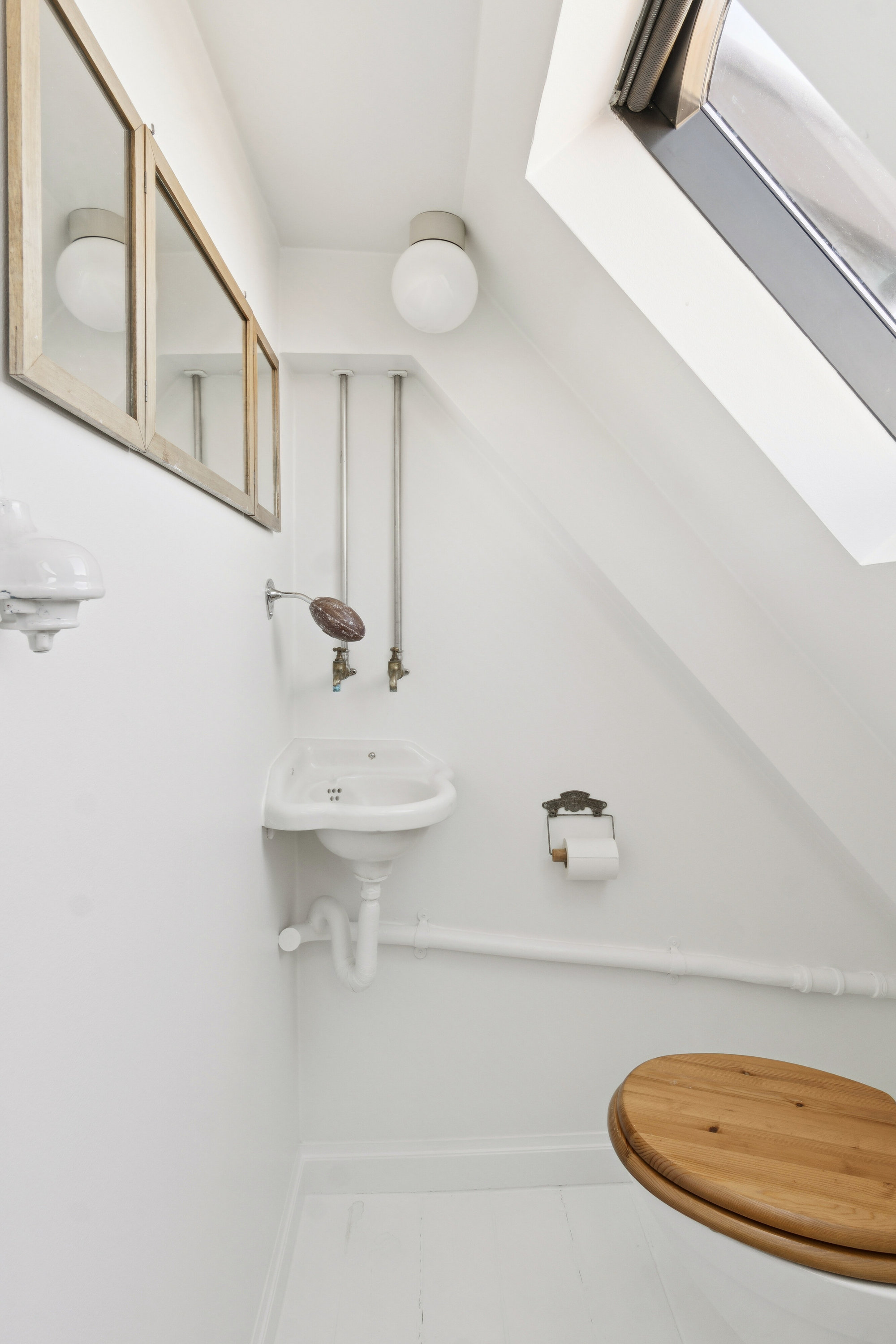 Fremhævet indendørs billede i fuldskærmstilstand. Billede af Bæltet 4, Lønstrup, 9800 Hjørring