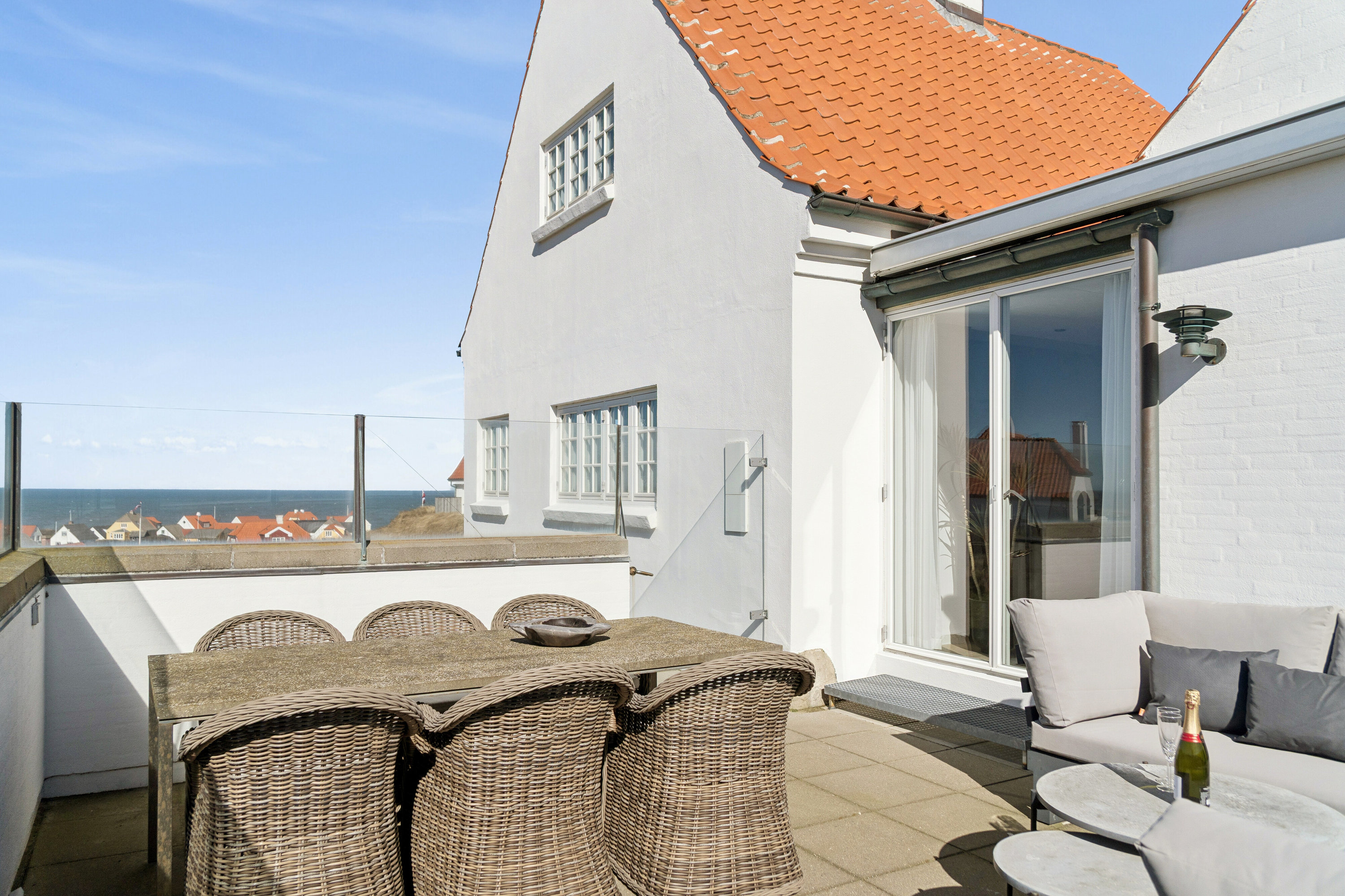 Fremhævet udendørs billede i fuldskærmstilstand. Billede af Bæltet 4, Lønstrup, 9800 Hjørring