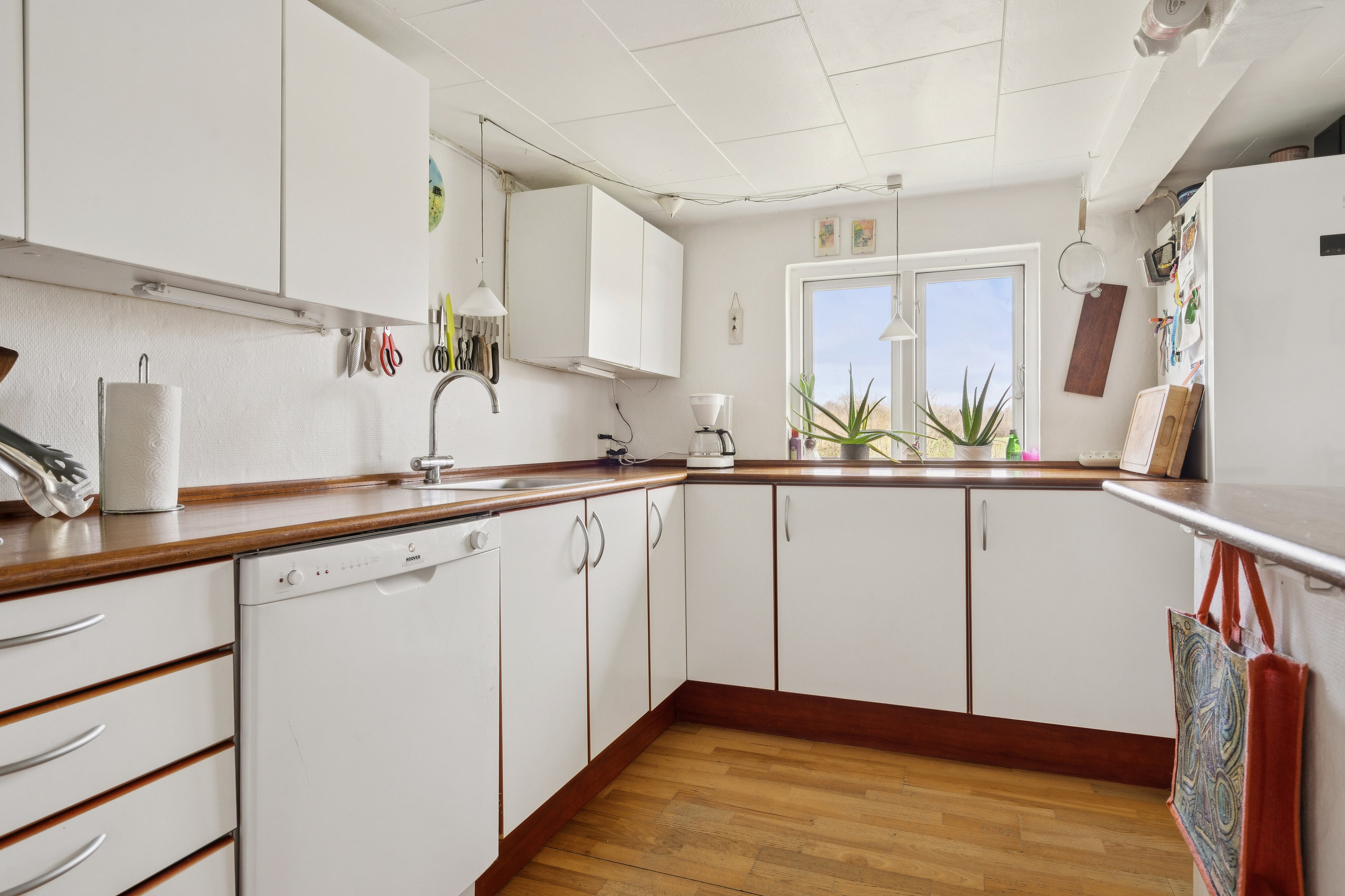 Fremhævet køkken billede i fuldskærmstilstand. Billede af Englebjergvej 44, Stenstrup, 4700 Næstved