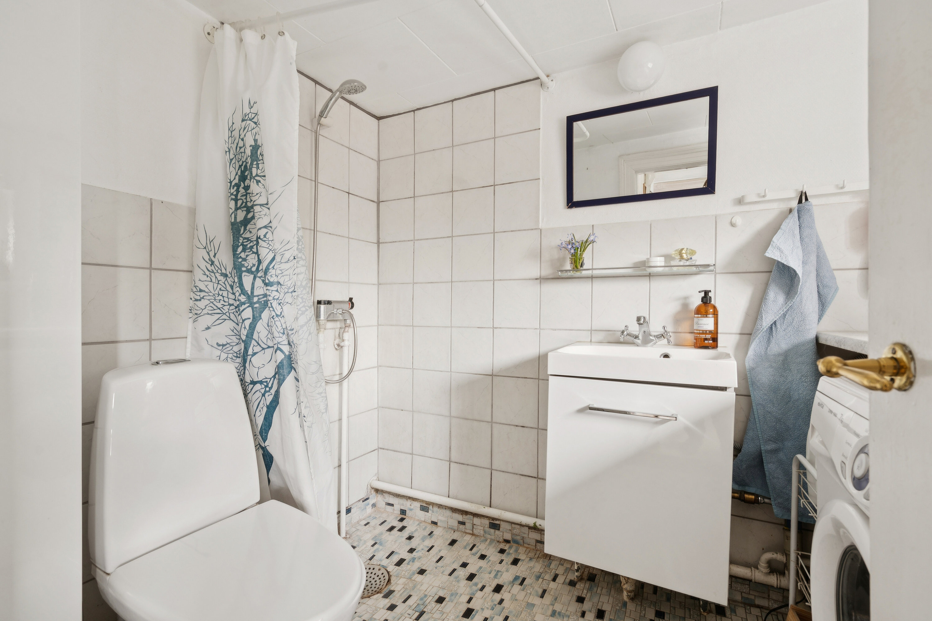 Fremhævet badeværelse billede i fuldskærmstilstand. Billede af Englebjergvej 44, Stenstrup, 4700 Næstved