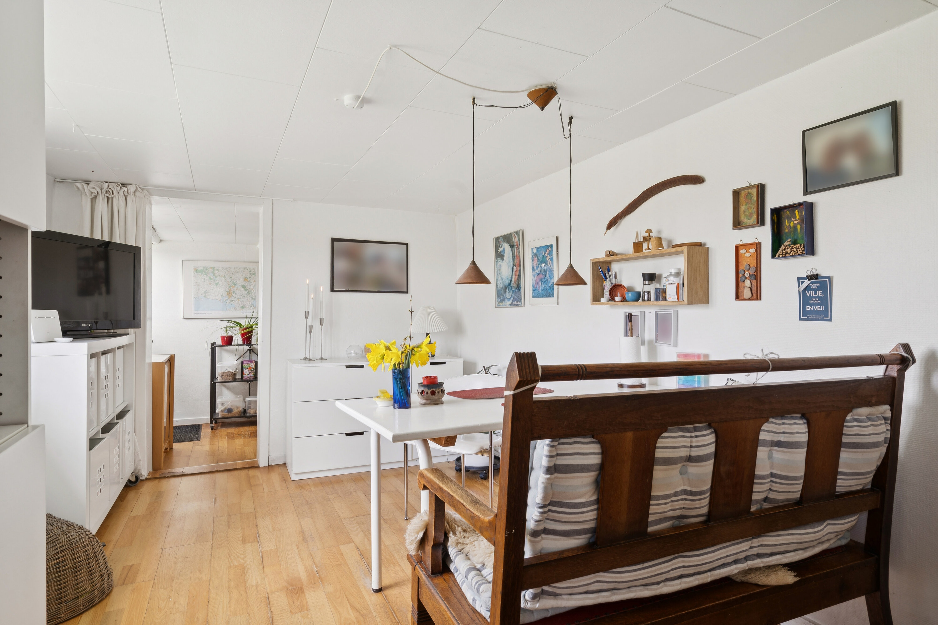 Fremhævet stue billede i fuldskærmstilstand. Billede af Englebjergvej 44, Stenstrup, 4700 Næstved