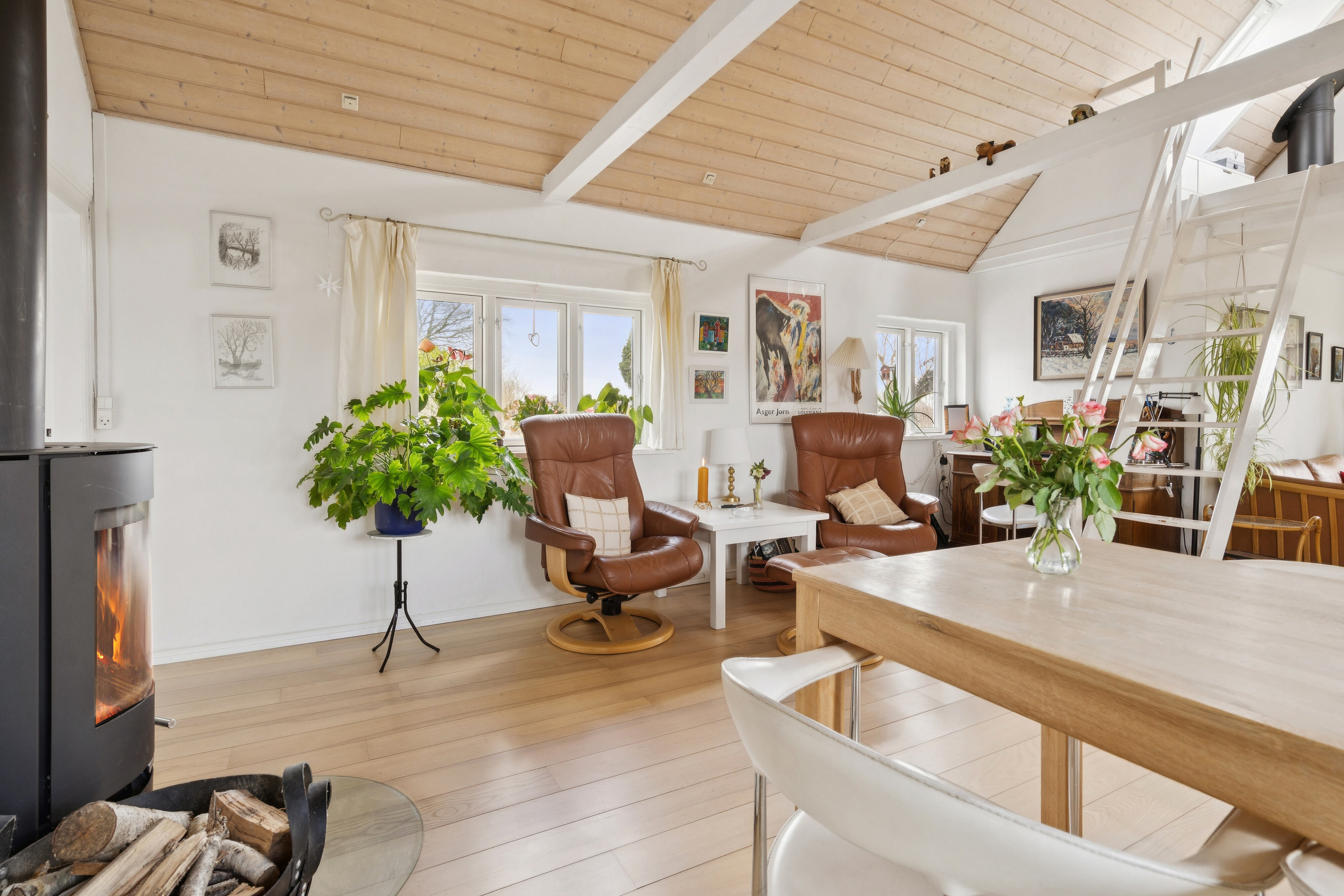 Fremhævet stue billede i fuldskærmstilstand. Billede af Englebjergvej 44, Stenstrup, 4700 Næstved