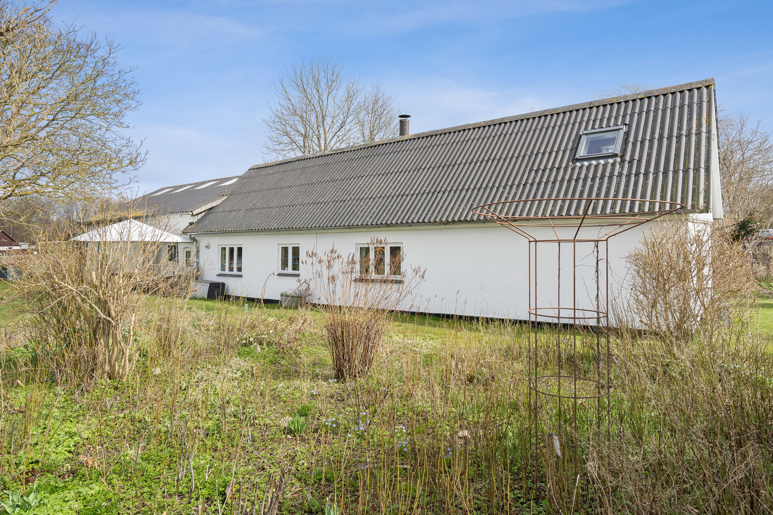 Fremhævet set fra haven billede i fuldskærmstilstand. Billede af Englebjergvej 44, Stenstrup, 4700 Næstved