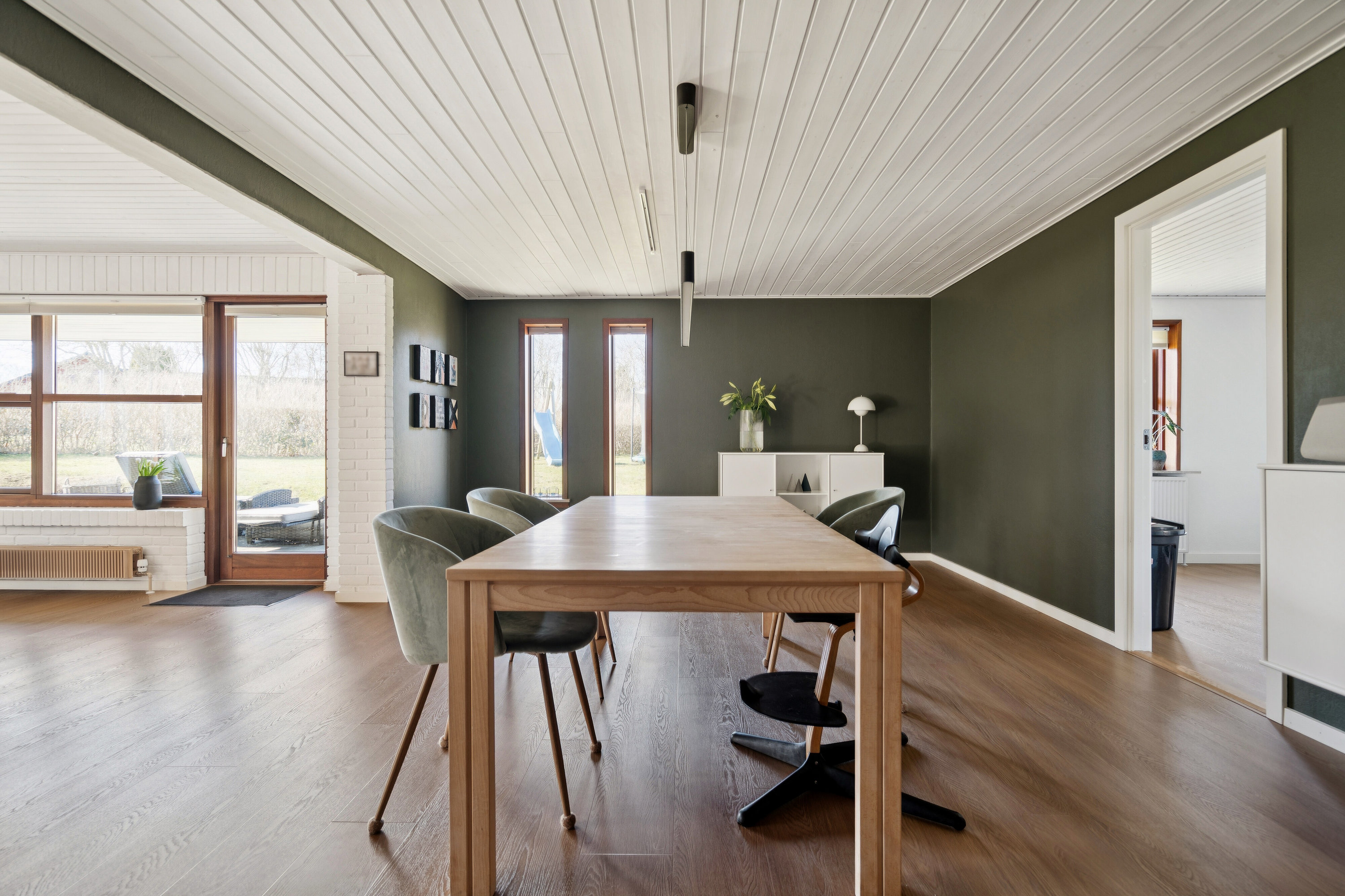 Fremhævet spisestue billede i fuldskærmstilstand. Billede af Frejasvej 21, 9870 Sindal