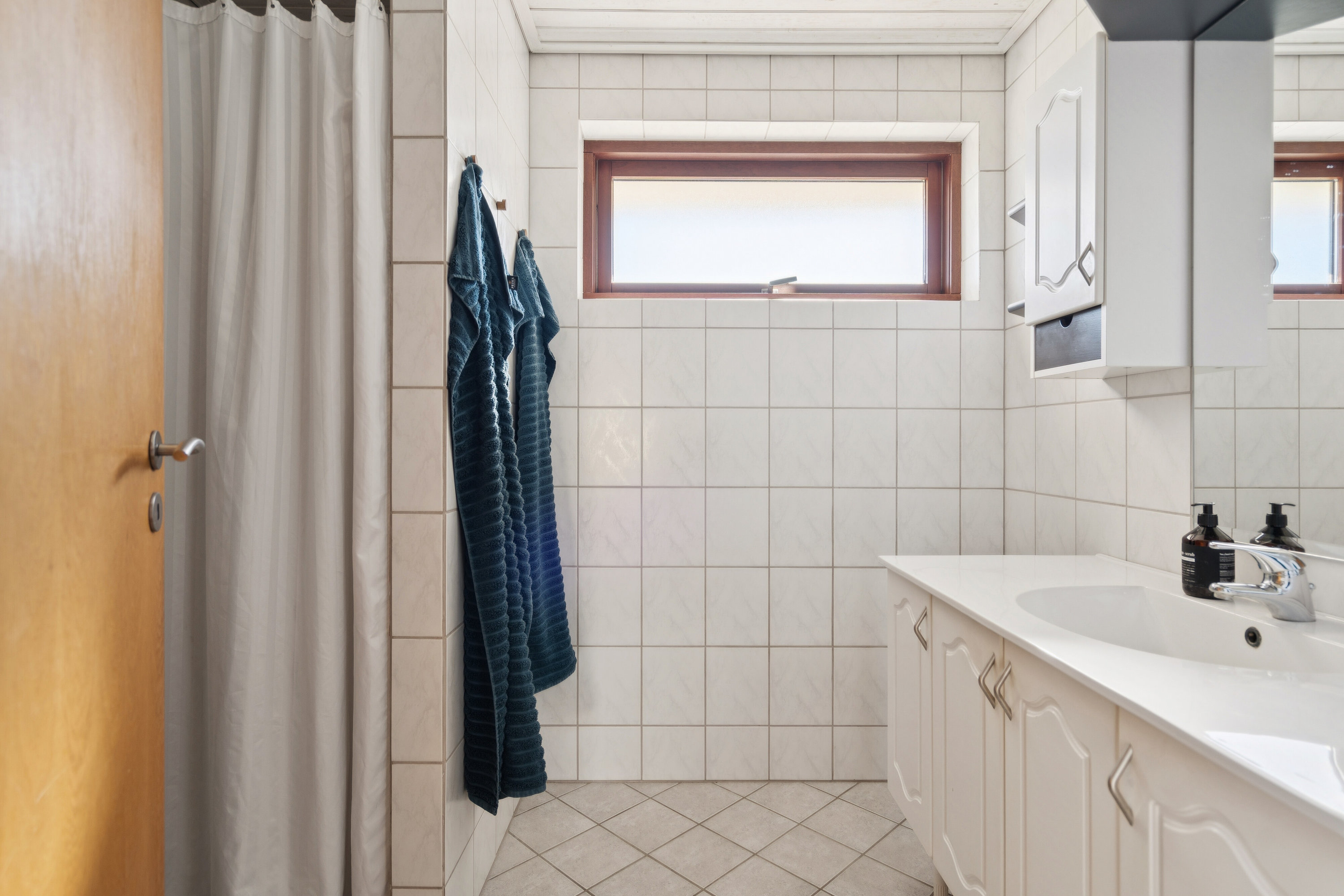 Fremhævet badeværelse billede i fuldskærmstilstand. Billede af Frejasvej 21, 9870 Sindal