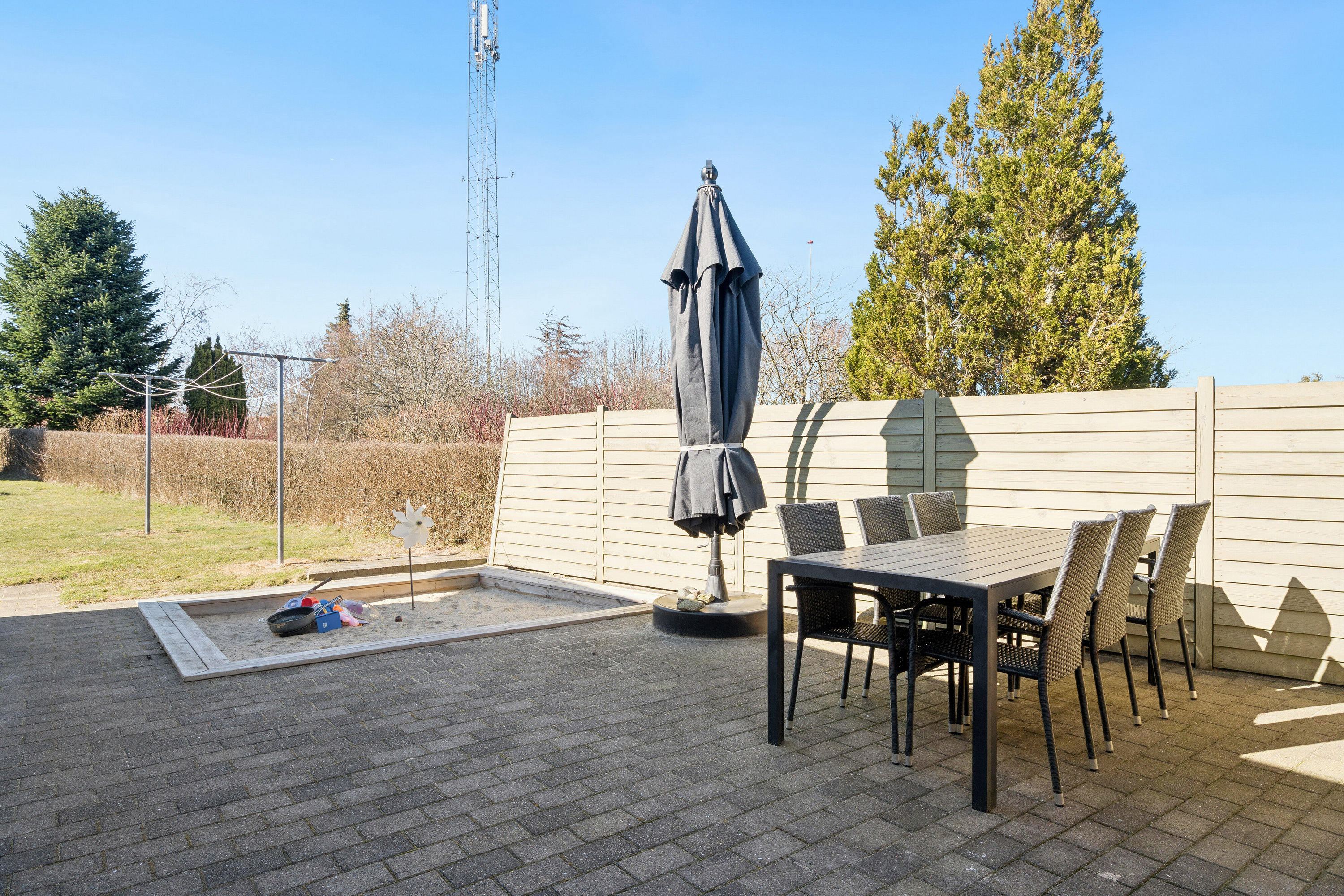 Fremhævet terrasse billede i fuldskærmstilstand. Billede af Frejasvej 21, 9870 Sindal