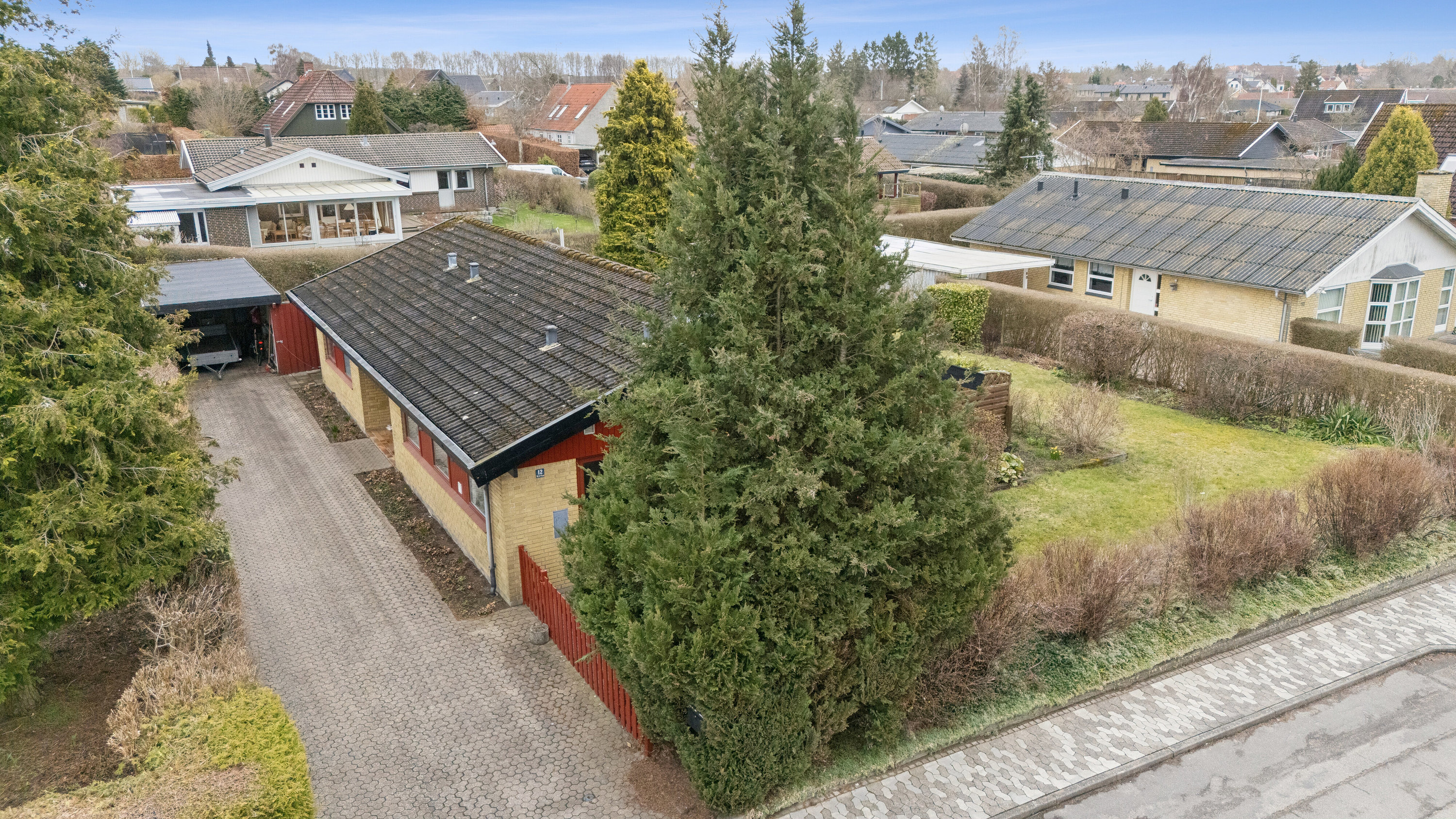 Fremhævet luftfoto billede i fuldskærmstilstand. Billede af Emilsgave 12, 4130 Viby Sjælland