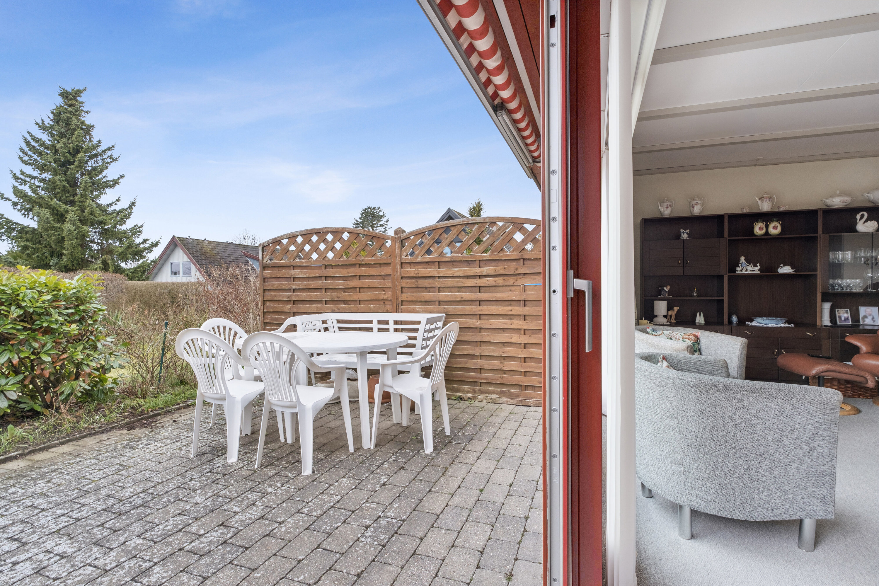 Fremhævet udendørs billede i fuldskærmstilstand. Billede af Emilsgave 12, 4130 Viby Sjælland