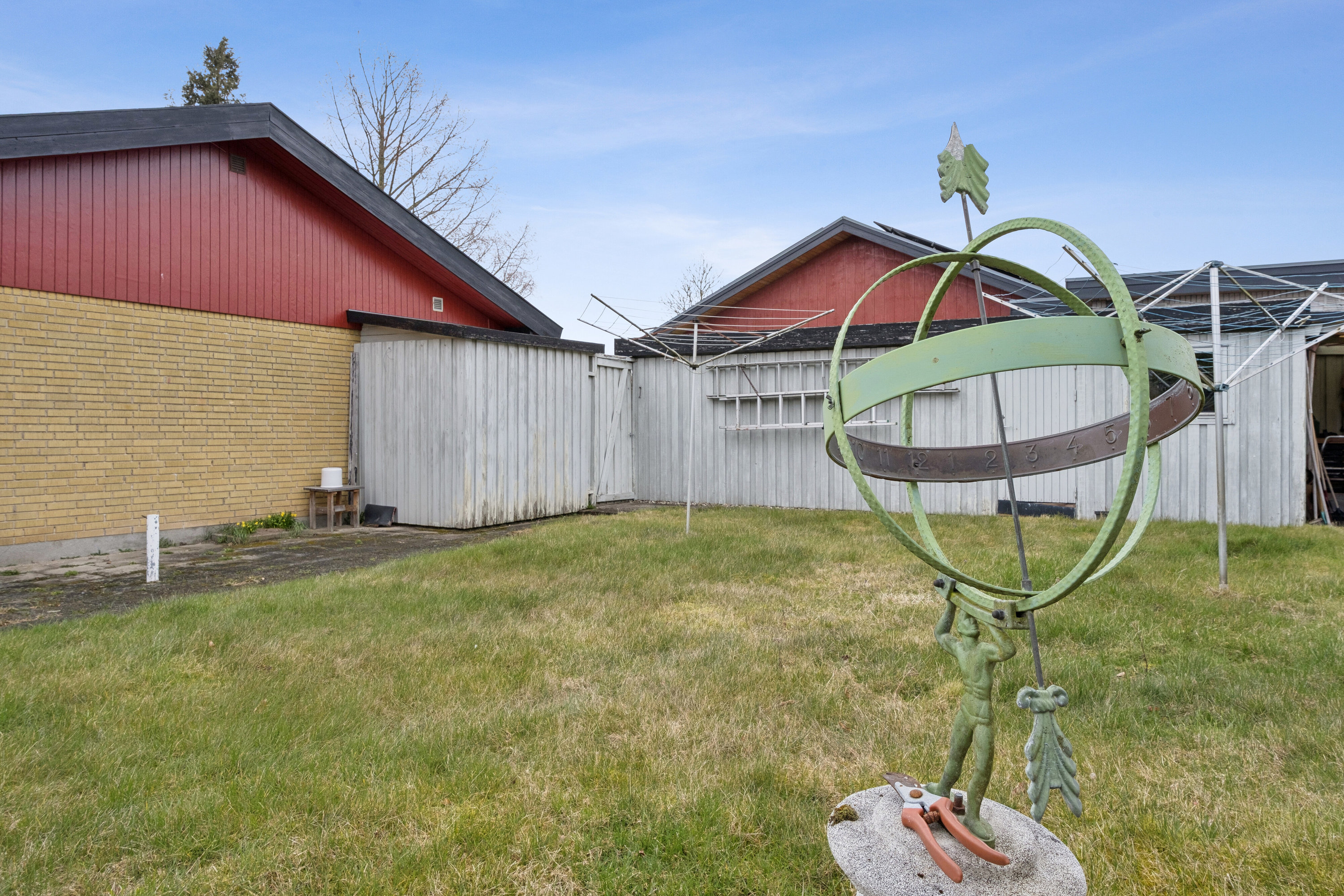 Fremhævet udendørs billede i fuldskærmstilstand. Billede af Emilsgave 12, 4130 Viby Sjælland