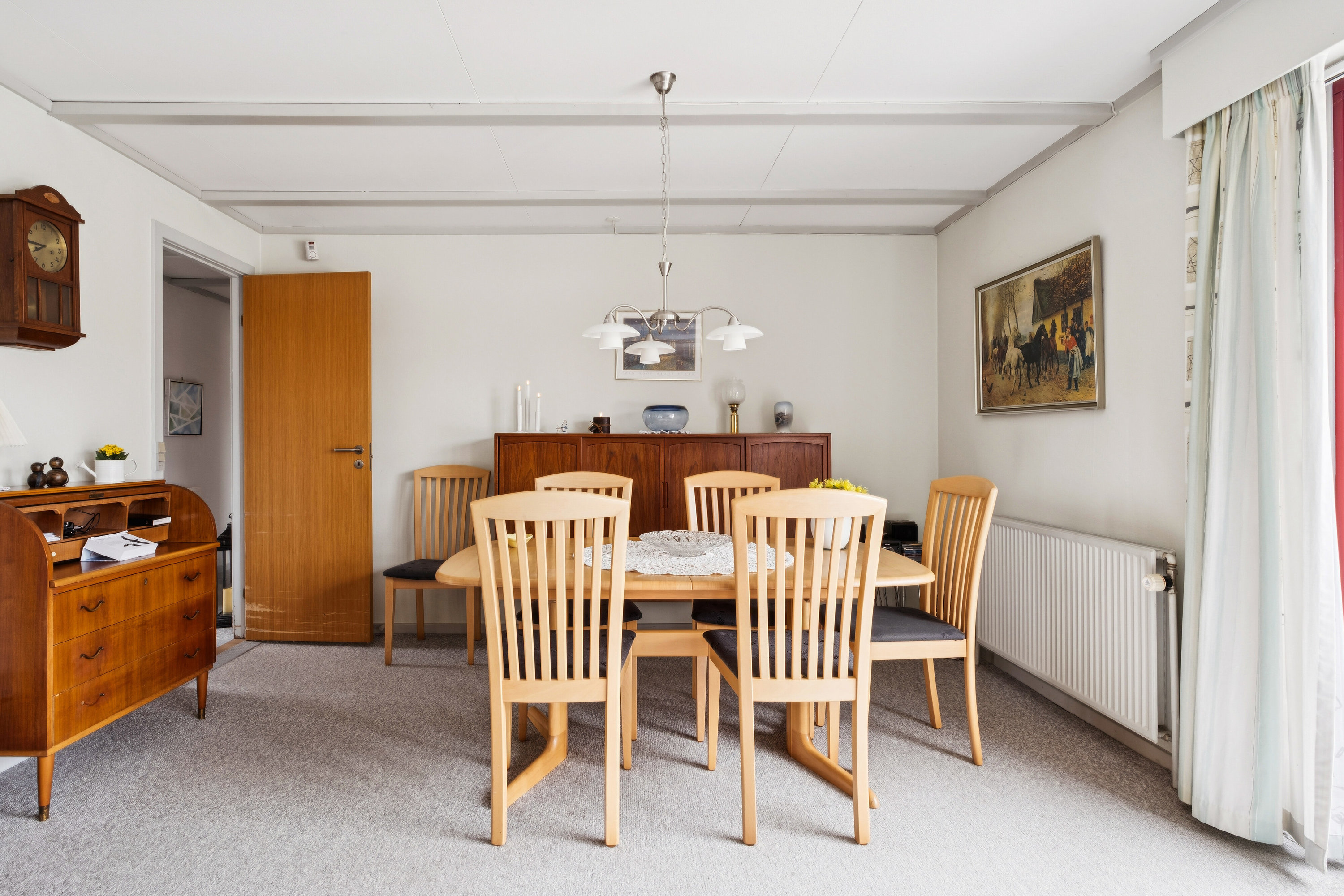 Fremhævet spisestue billede i fuldskærmstilstand. Billede af Emilsgave 12, 4130 Viby Sjælland