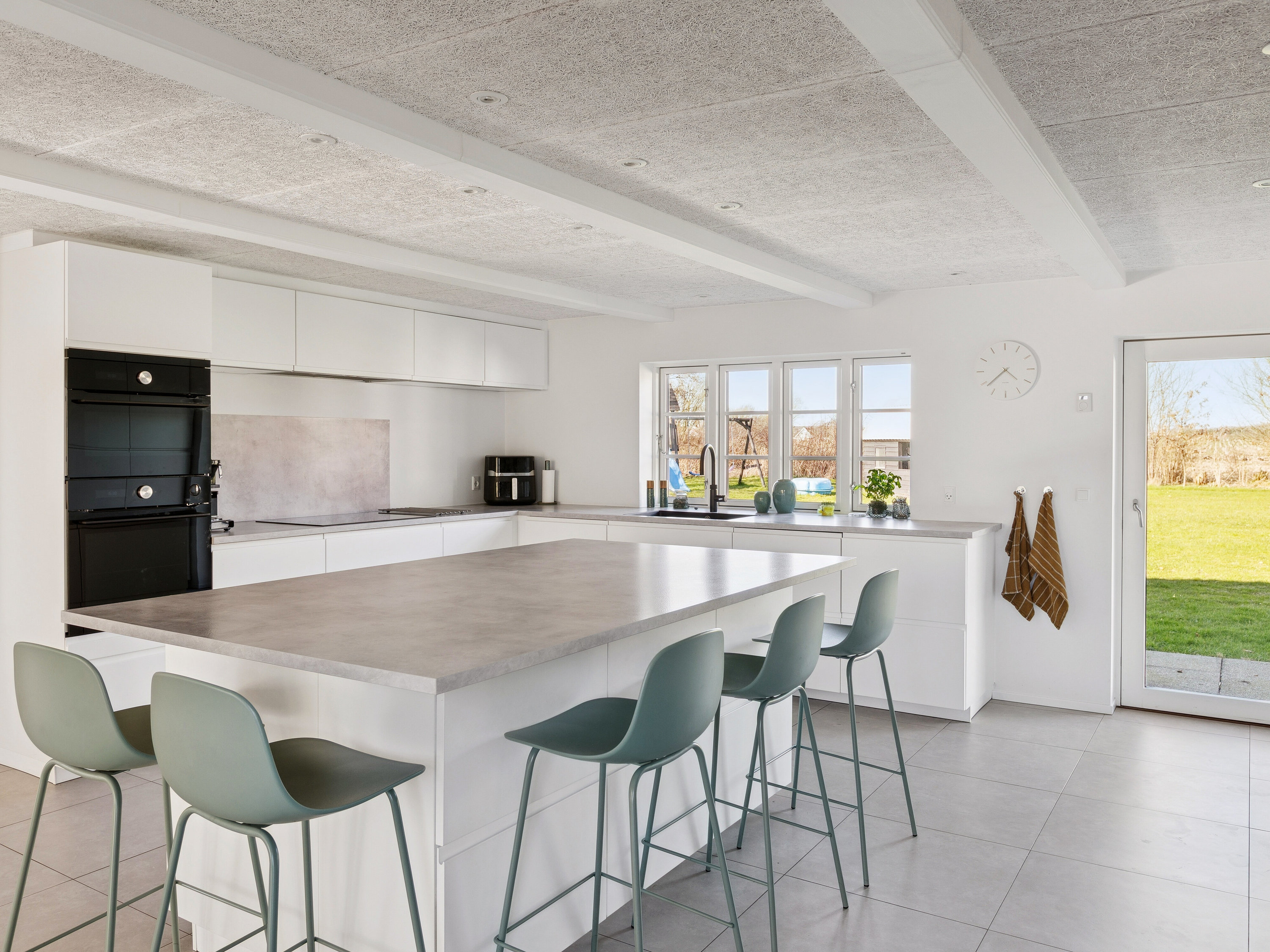 Fremhævet køkken billede i fuldskærmstilstand. Billede af Harkenvej 183, Rakkeby, 9800 Hjørring