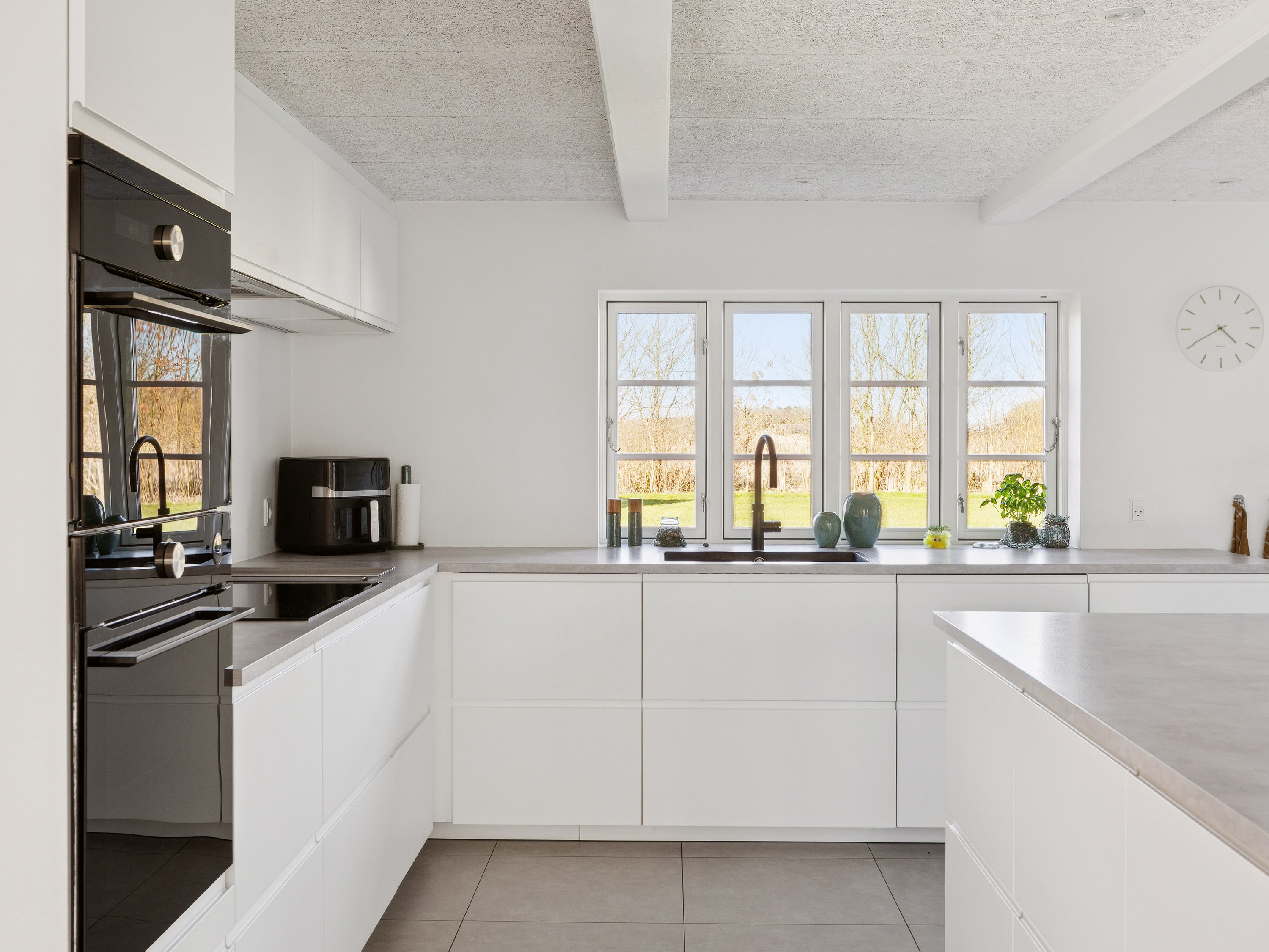 Fremhævet køkken billede i fuldskærmstilstand. Billede af Harkenvej 183, Rakkeby, 9800 Hjørring