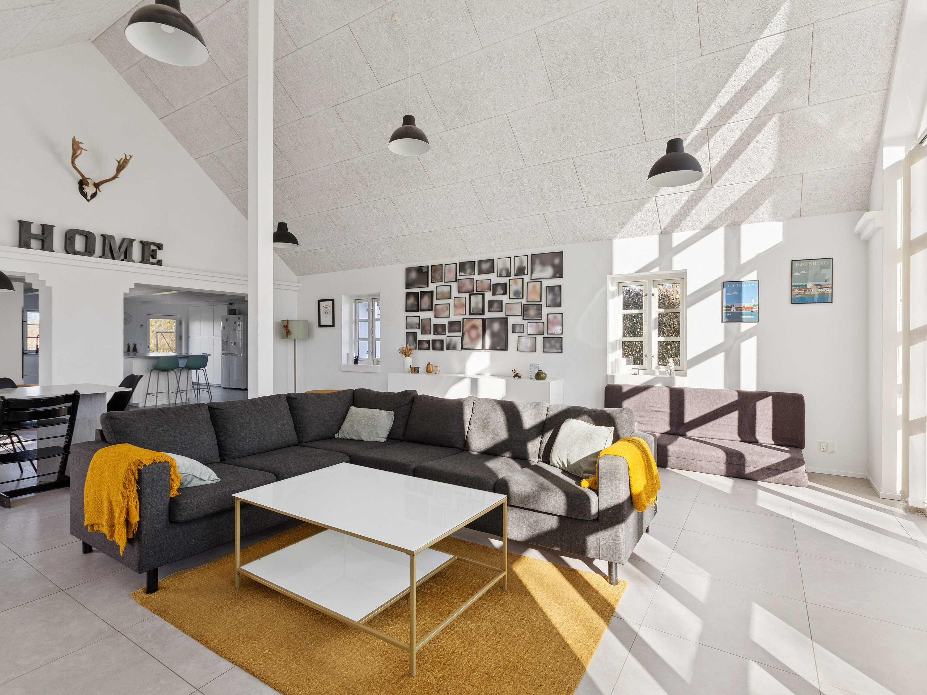 Fremhævet stue billede i fuldskærmstilstand. Billede af Harkenvej 183, Rakkeby, 9800 Hjørring