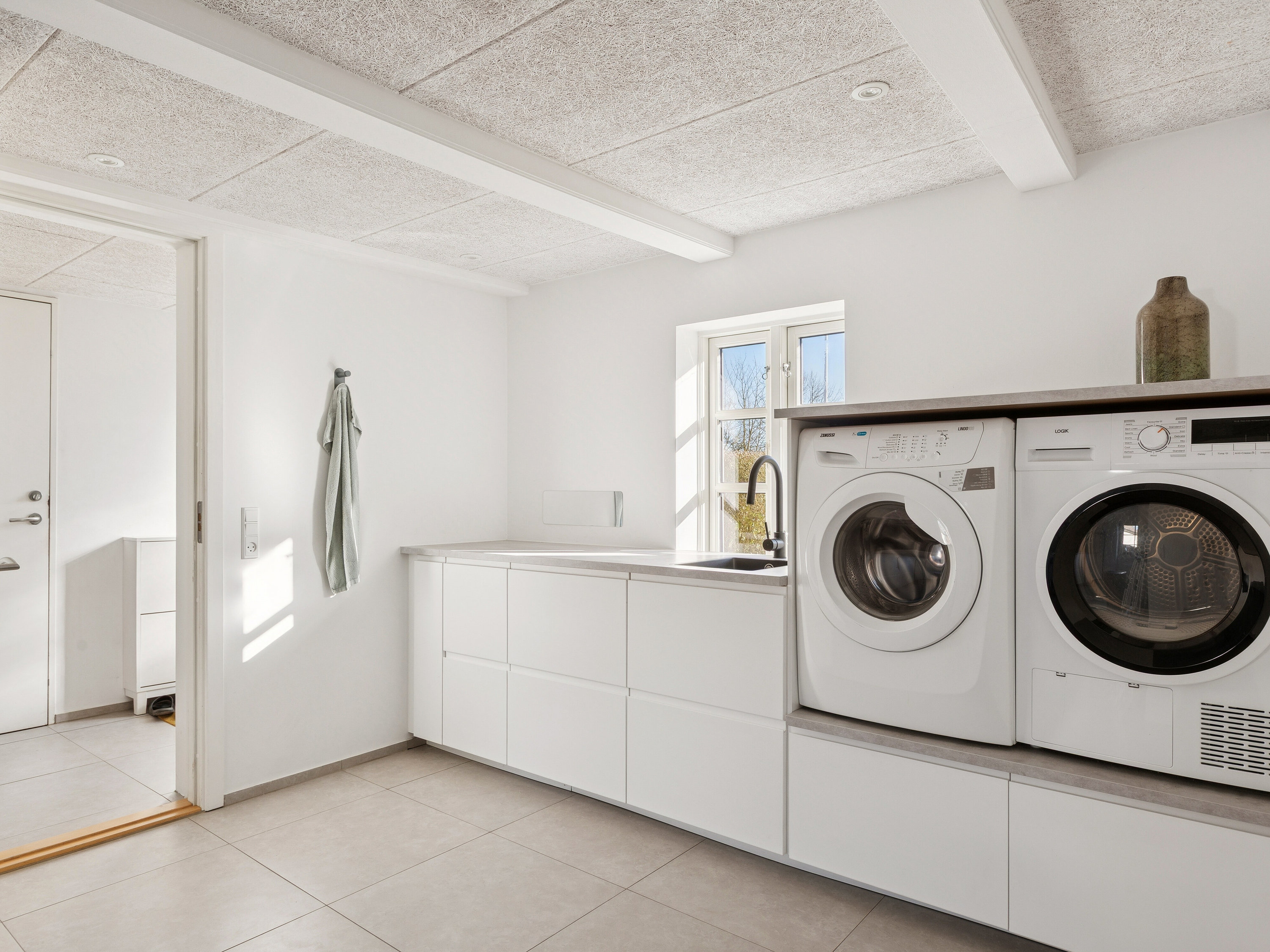 Fremhævet indendørs billede i fuldskærmstilstand. Billede af Harkenvej 183, Rakkeby, 9800 Hjørring