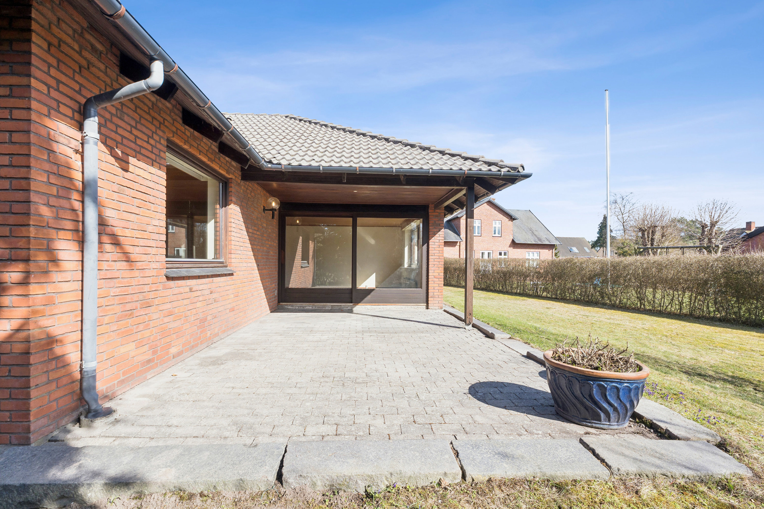 Fremhævet udendørs billede i fuldskærmstilstand. Billede af Storegade 19, 2650 Hvidovre