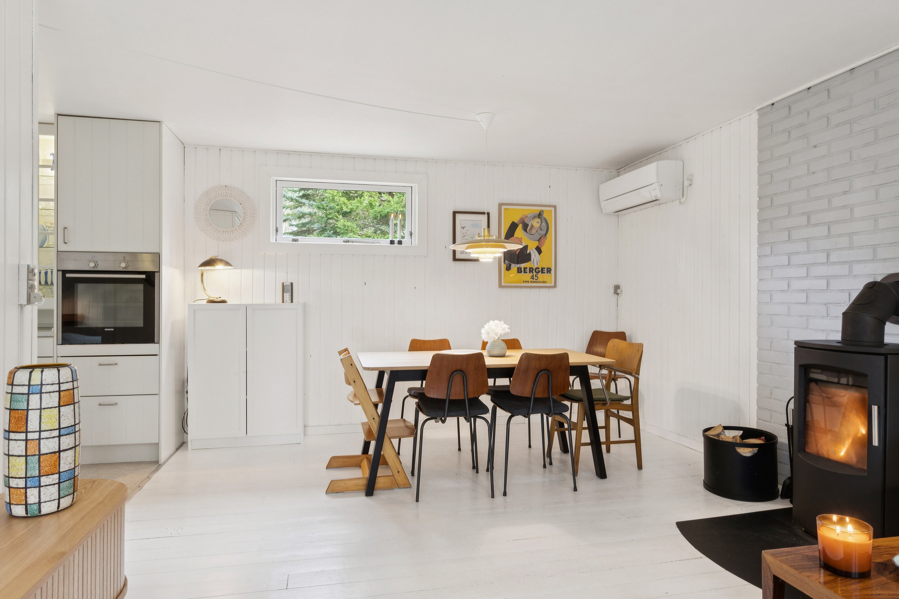 Fremhævet stue billede i fuldskærmstilstand. Billede af Koglevej 9, Ellinge Lyng, 4560 Vig