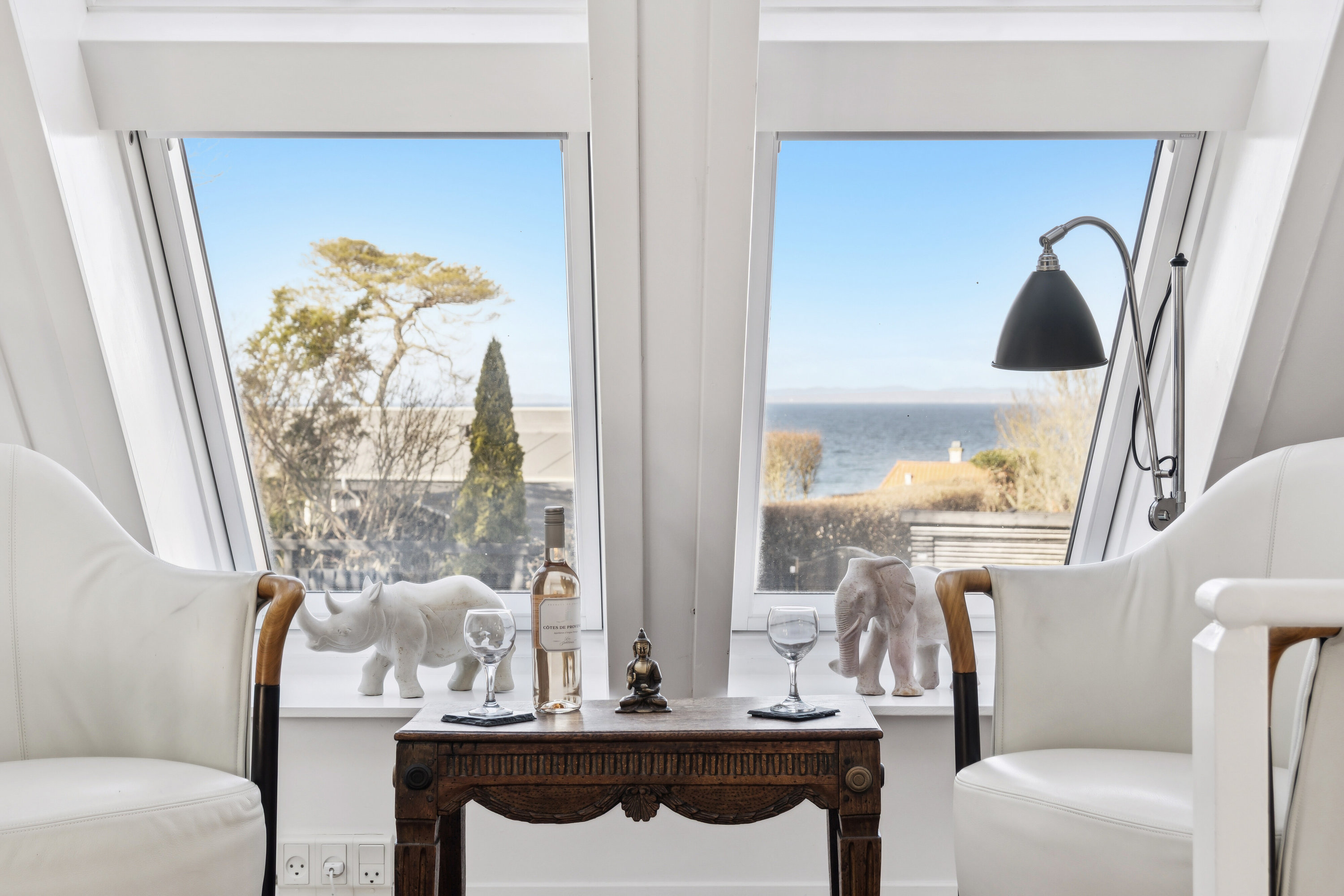 Fremhævet stue billede i fuldskærmstilstand. Billede af Villingebæk Strandvej 553, 3100 Hornbæk