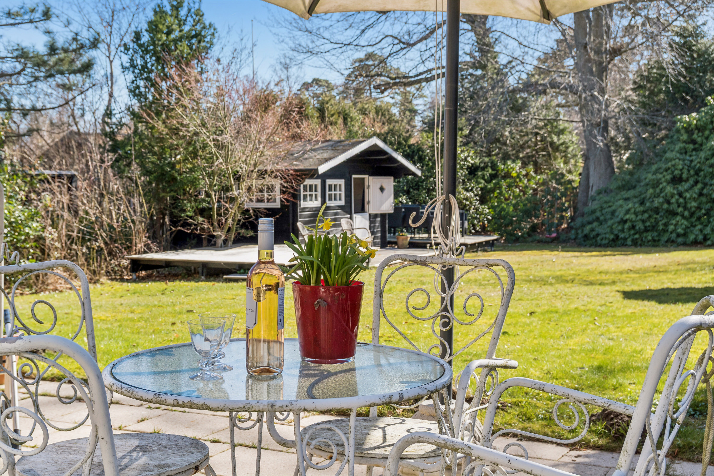 Fremhævet terrasse billede i fuldskærmstilstand. Billede af Villingebæk Strandvej 553, 3100 Hornbæk