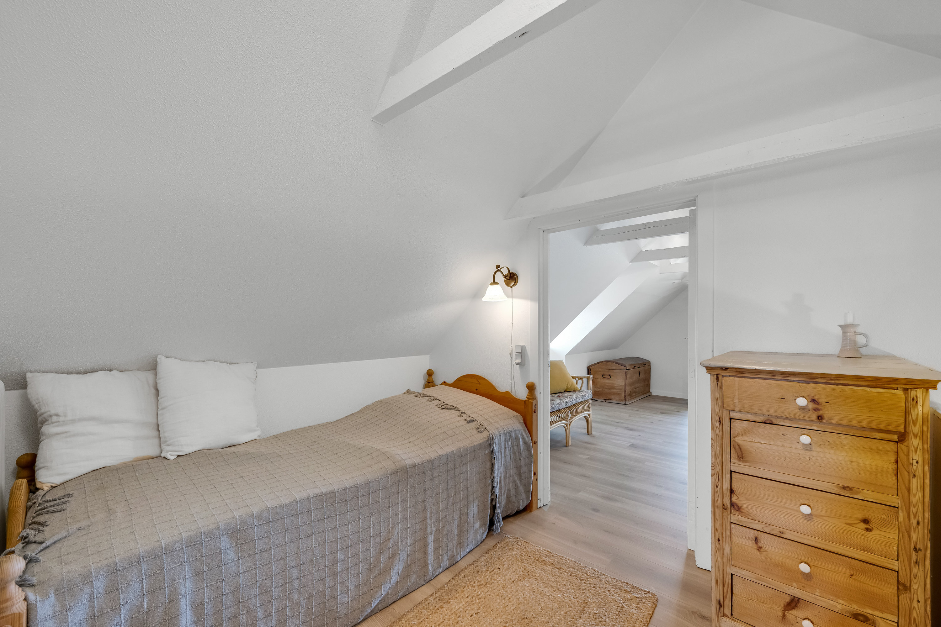 Fremhævet soveværelse billede i fuldskærmstilstand. Billede af Lyngvig Havnevej 40, Nr Lyngvig, 6960 Hvide Sande