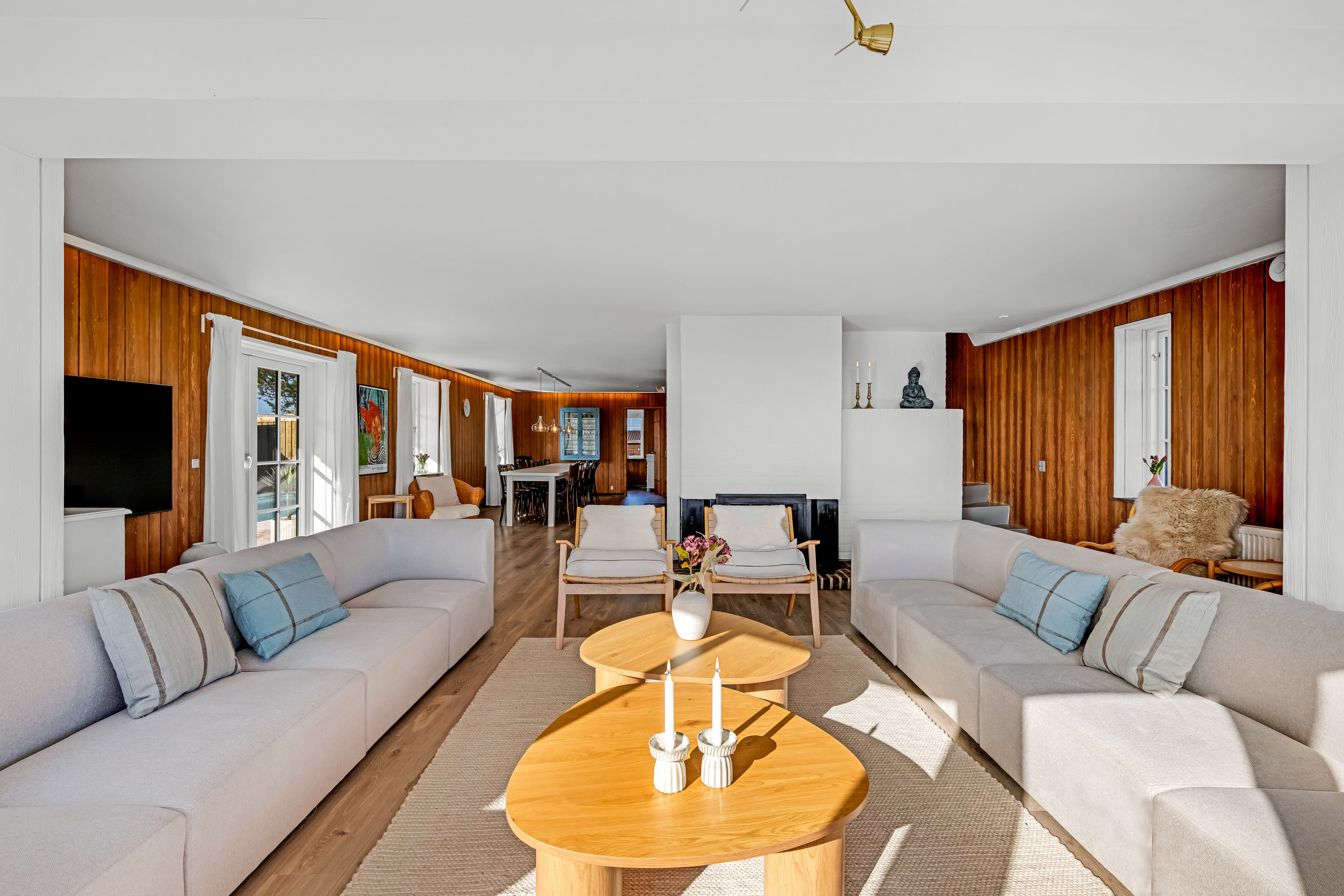 Fremhævet stue billede i fuldskærmstilstand. Billede af Lyngvig Havnevej 40, Nr Lyngvig, 6960 Hvide Sande