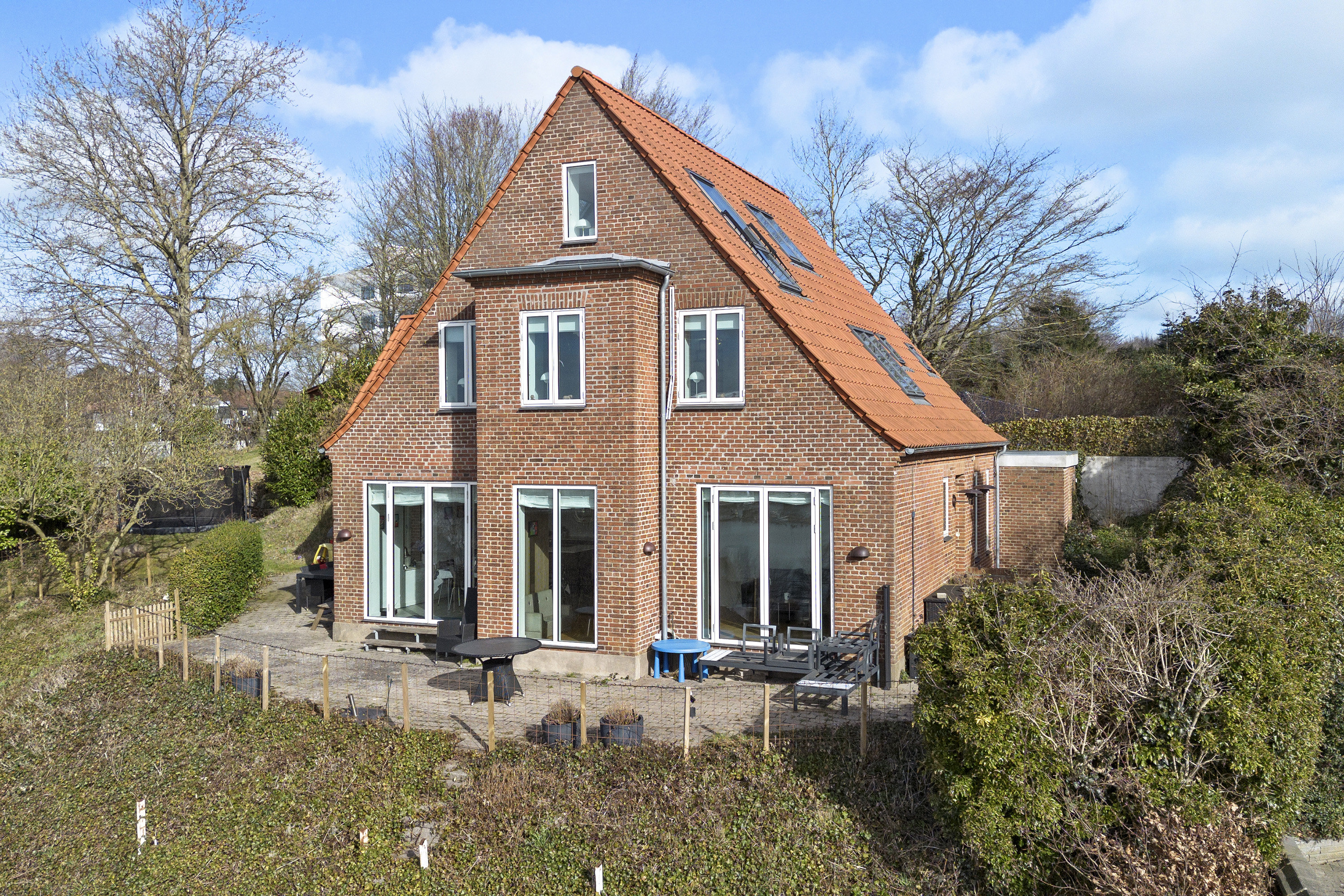 Fremhævet ejendommen billede i fuldskærmstilstand. Billede af Strandvejen 3, 6000 Kolding