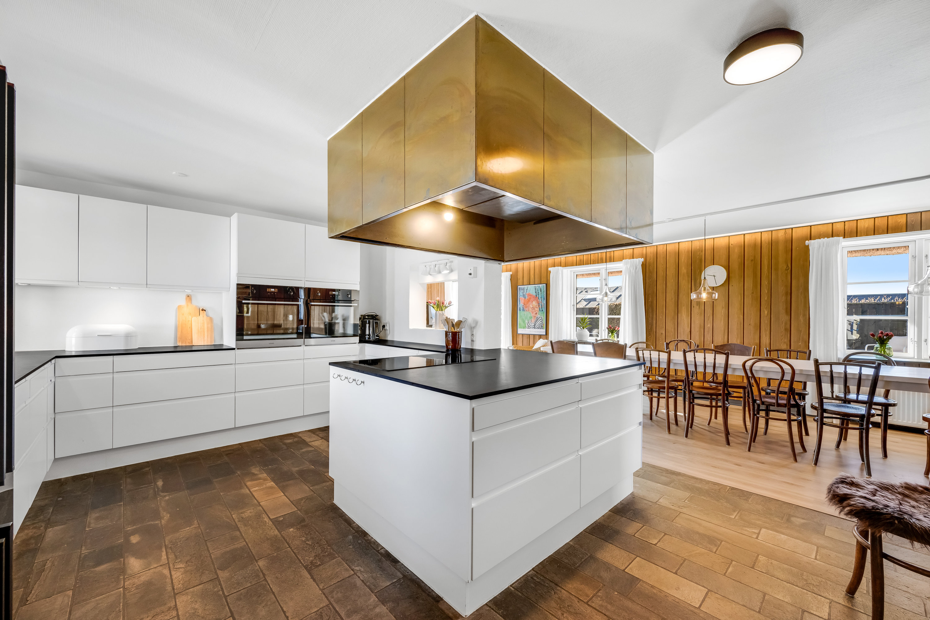 Fremhævet køkken billede i fuldskærmstilstand. Billede af Lyngvig Havnevej 40, Nr Lyngvig, 6960 Hvide Sande