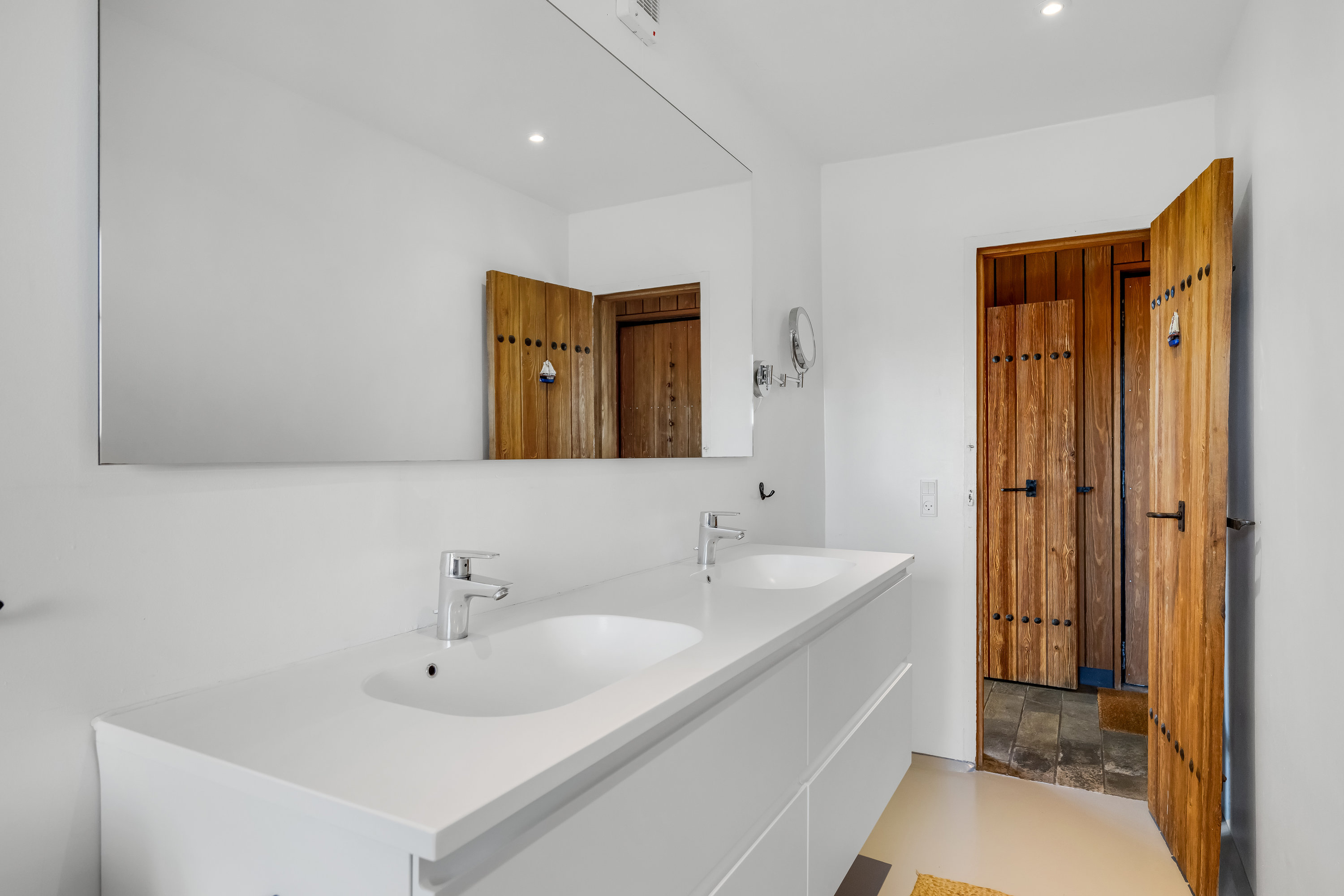 Fremhævet badeværelse billede i fuldskærmstilstand. Billede af Lyngvig Havnevej 40, Nr Lyngvig, 6960 Hvide Sande